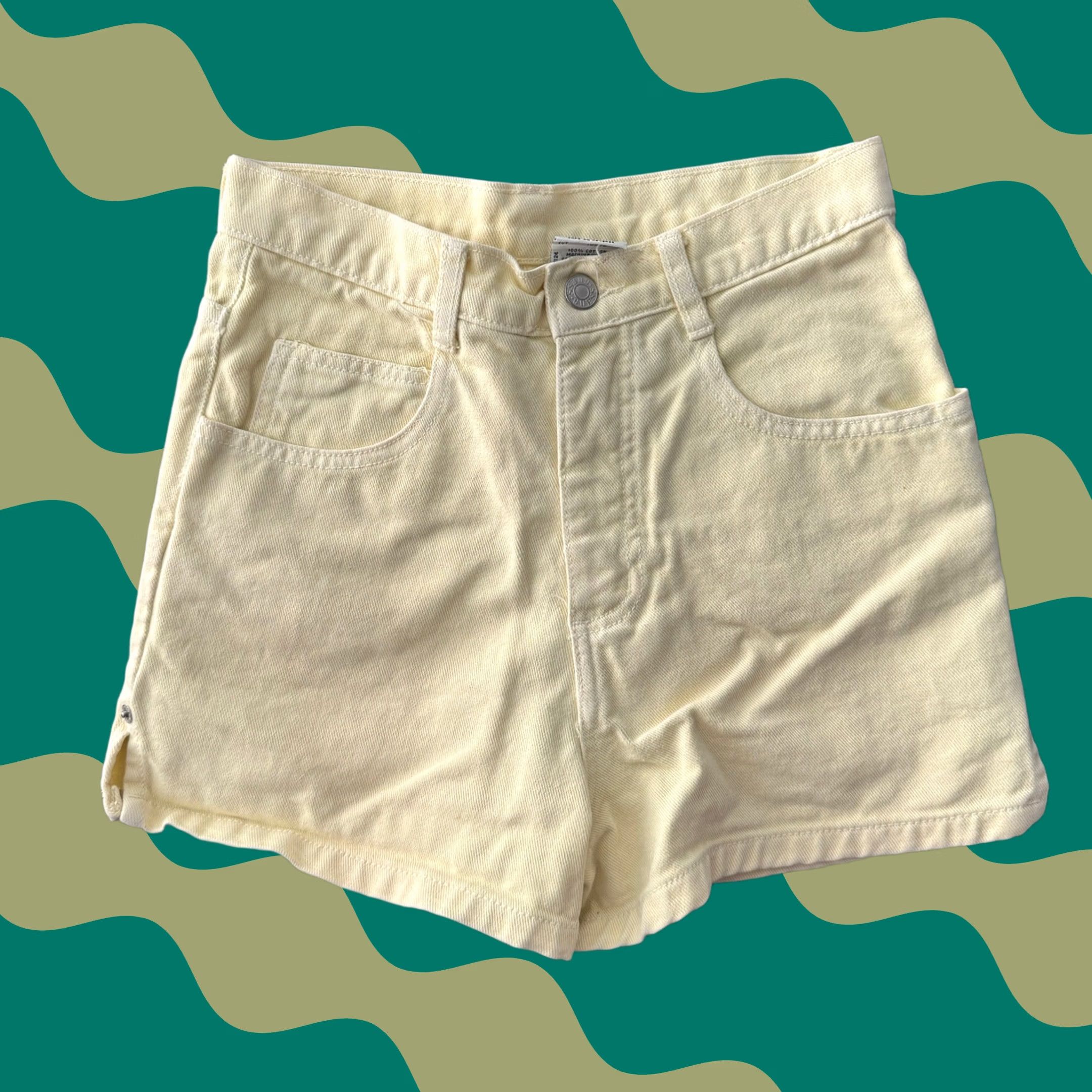 Guess VINTAGE Guess USA High Waisted Pale Yellow Mini Shorts 26 Women Short Cut-Off 90s Y2K Pink? Size 26" / US 2 / IT 38 - 1 Thumbnail