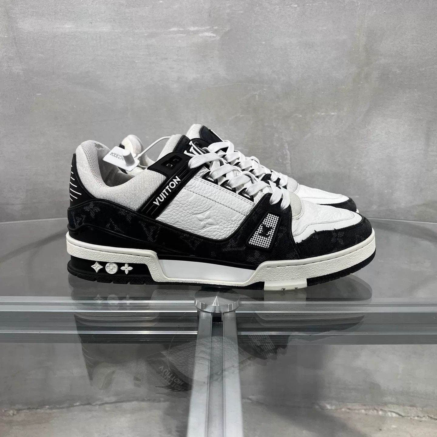 Louis Vuitton LV Trainer Black & White Denim UK7.5 41.5 Size US 8.5 / EU 41-42 - 4 Thumbnail