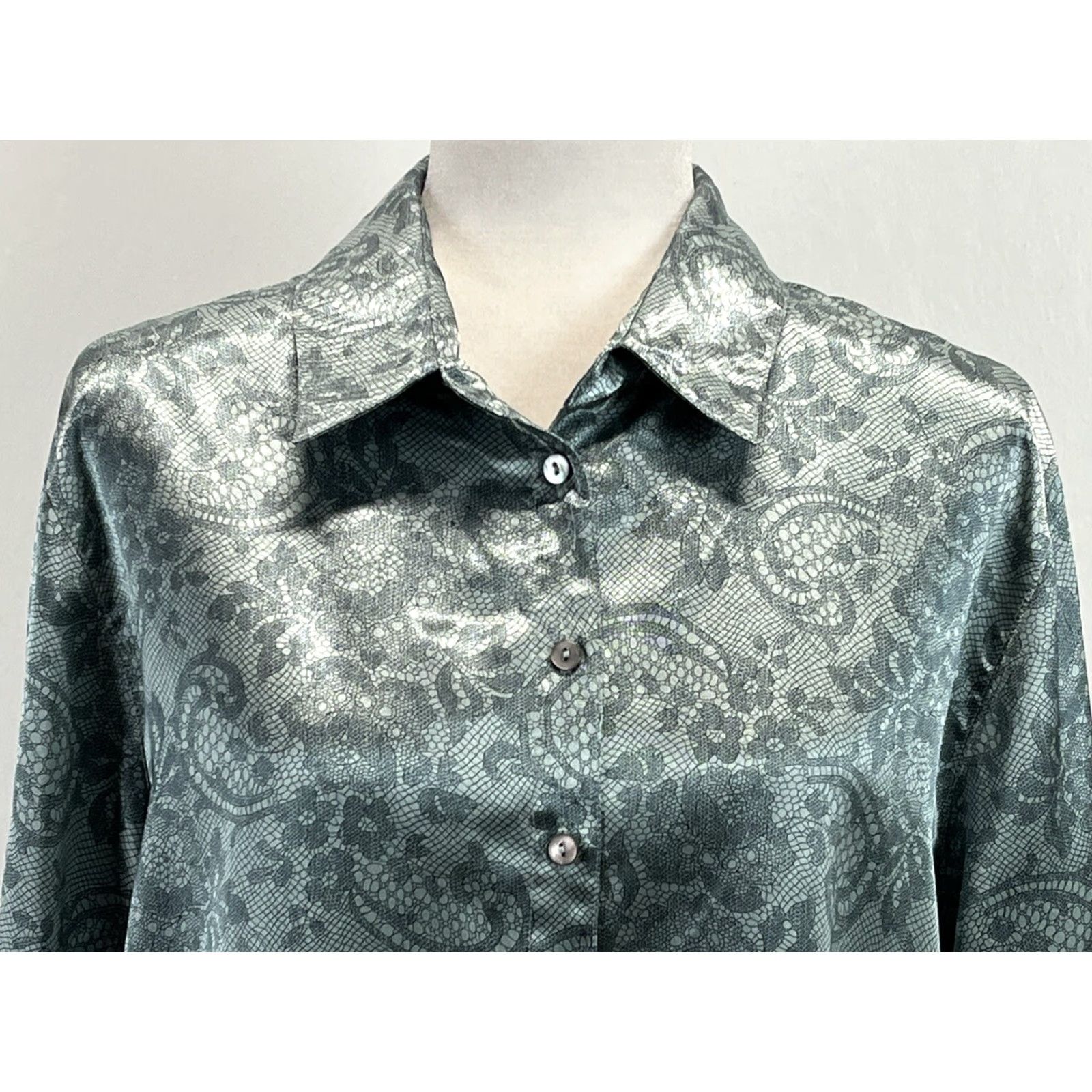Soft Surroundings Soft Surroundings Floral Lace Print Long Sleeve Button Down Satin Shirt Sz Large Size L / US 10 / IT 46 - 5 Thumbnail