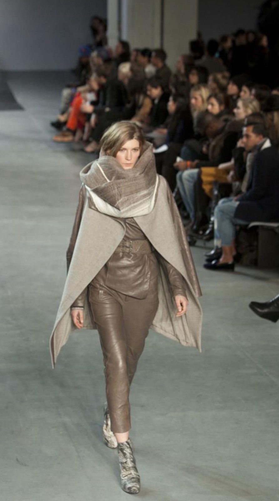 Helmut Lang Archive 2012 Helmut Lang Coat Leather Sleeve Woman‘s Size S Size S / US 4 / IT 40 - 2 Thumbnail