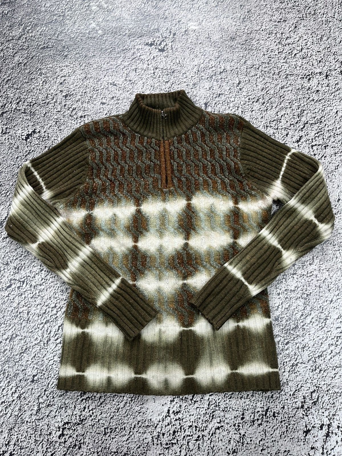 Vintage Vintage Turtleneck Sweater with Gothic Print 00s Size M / US 6-8 / IT 42-44 - 3 Thumbnail