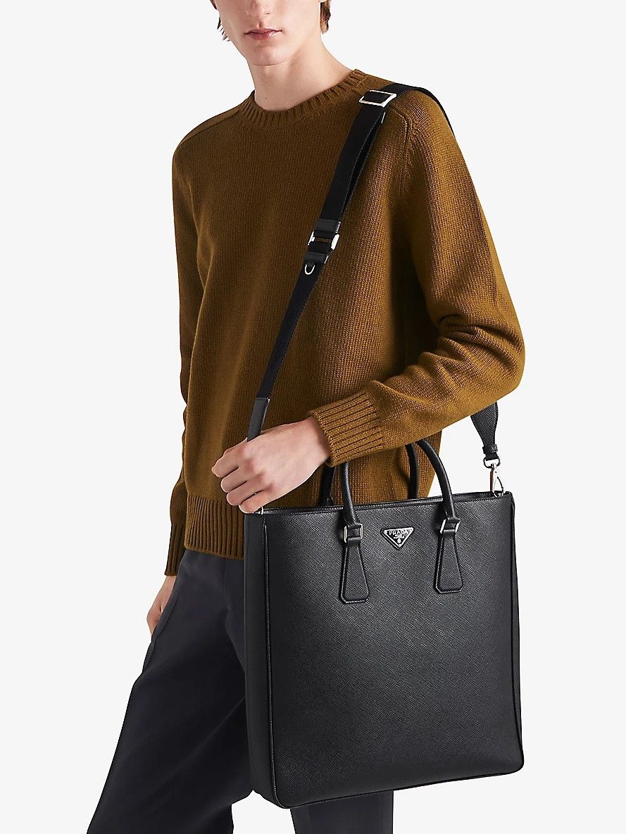 o1bcso1str1025 Size: OS / Saffiano Cuir Bag in Black