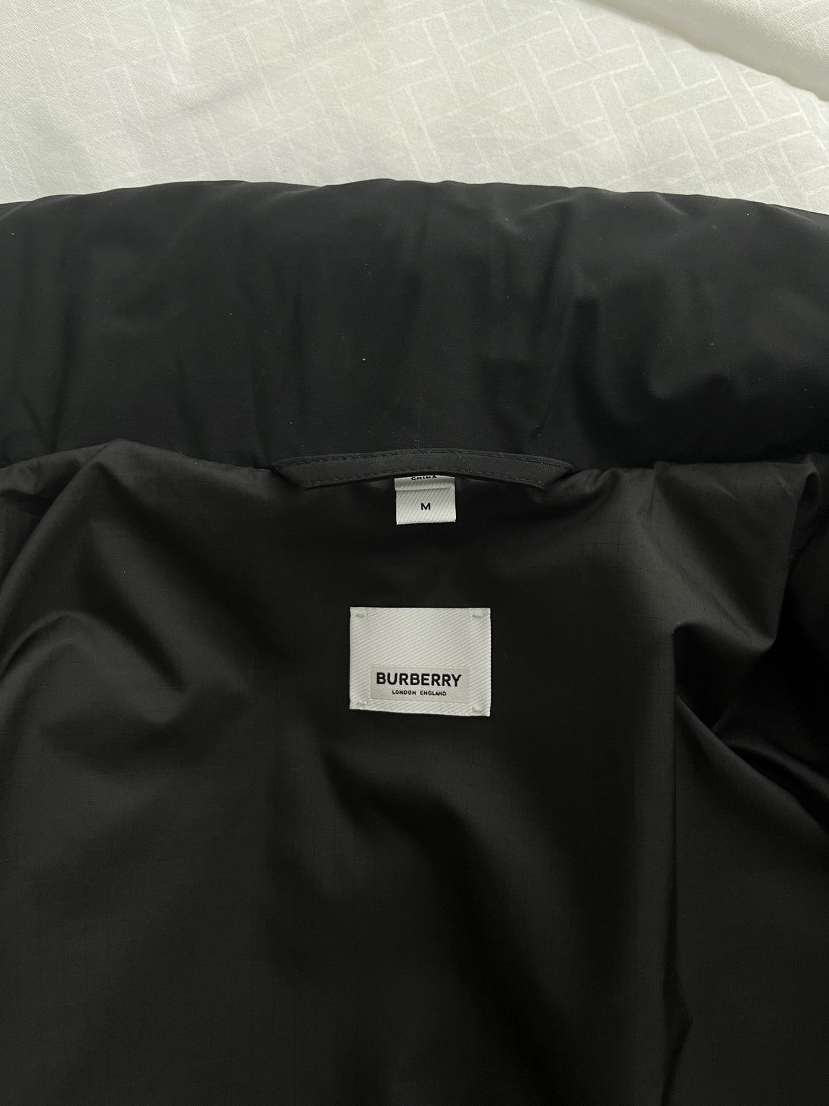 Burberry Burberry Embroidered Logo Packaway Hood Stretch Nylon Jacket Size US M / EU 48-50 / 2 - 3 Thumbnail