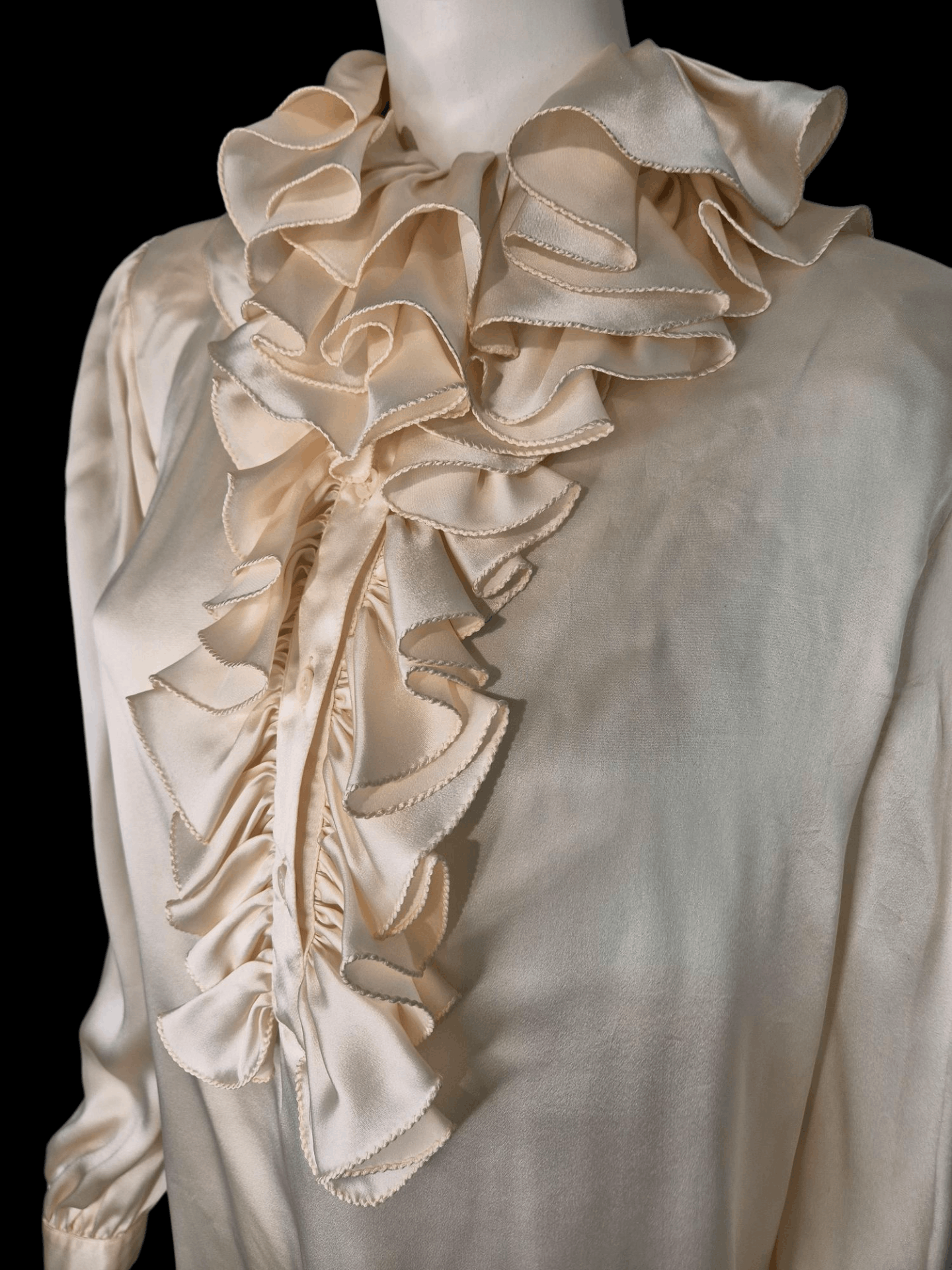 Valentino Valentino- Silk Ruffled Blouse Ivory -Rare Archive Piece Size M / US 6-8 / IT 42-44 - 5 Thumbnail