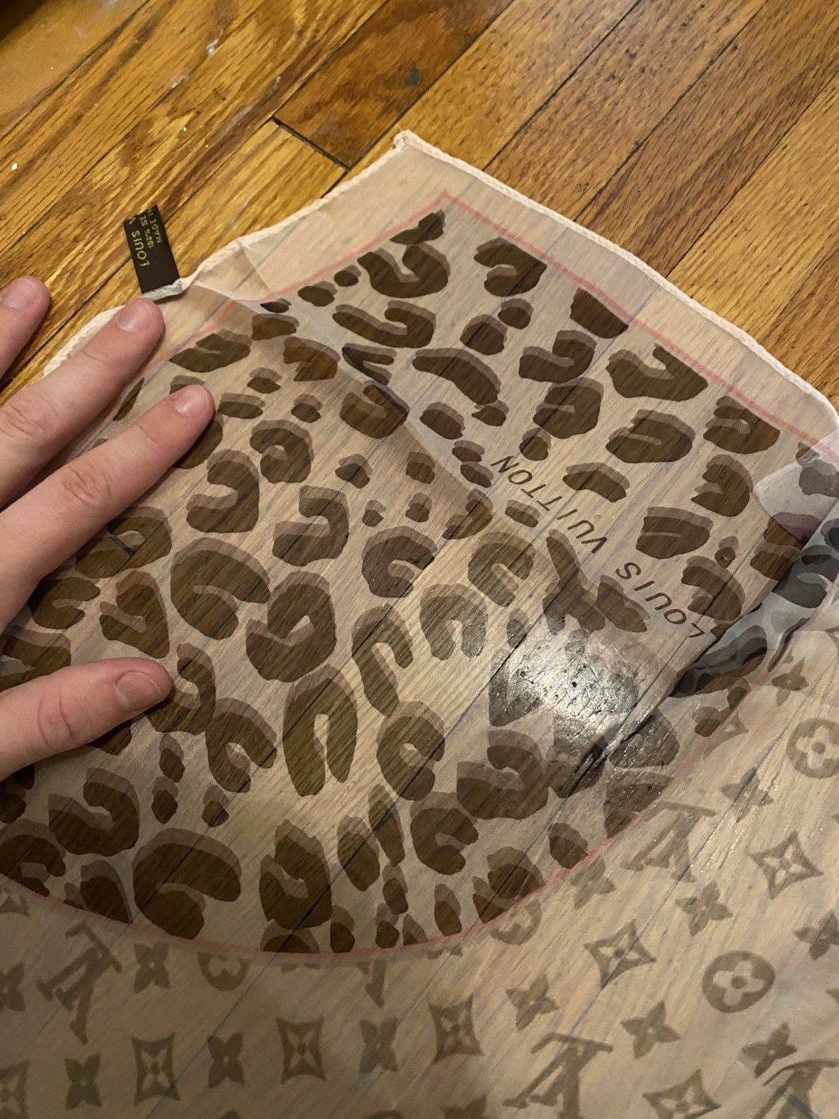 Louis Vuitton Pink 100% Silk Louis Vuitton Monogram Scarf Size ONE SIZE - 10 Thumbnail