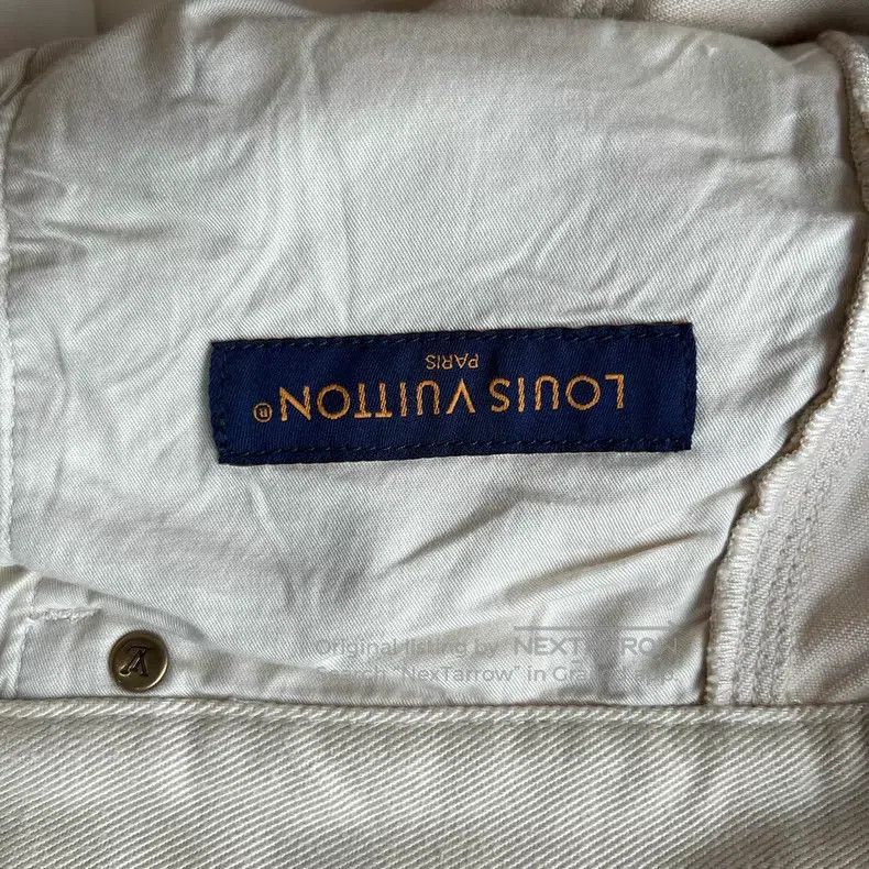 Louis Vuitton Louis Vuitton Beige embossed full-print logo jeans Size US 29 - 6 Thumbnail