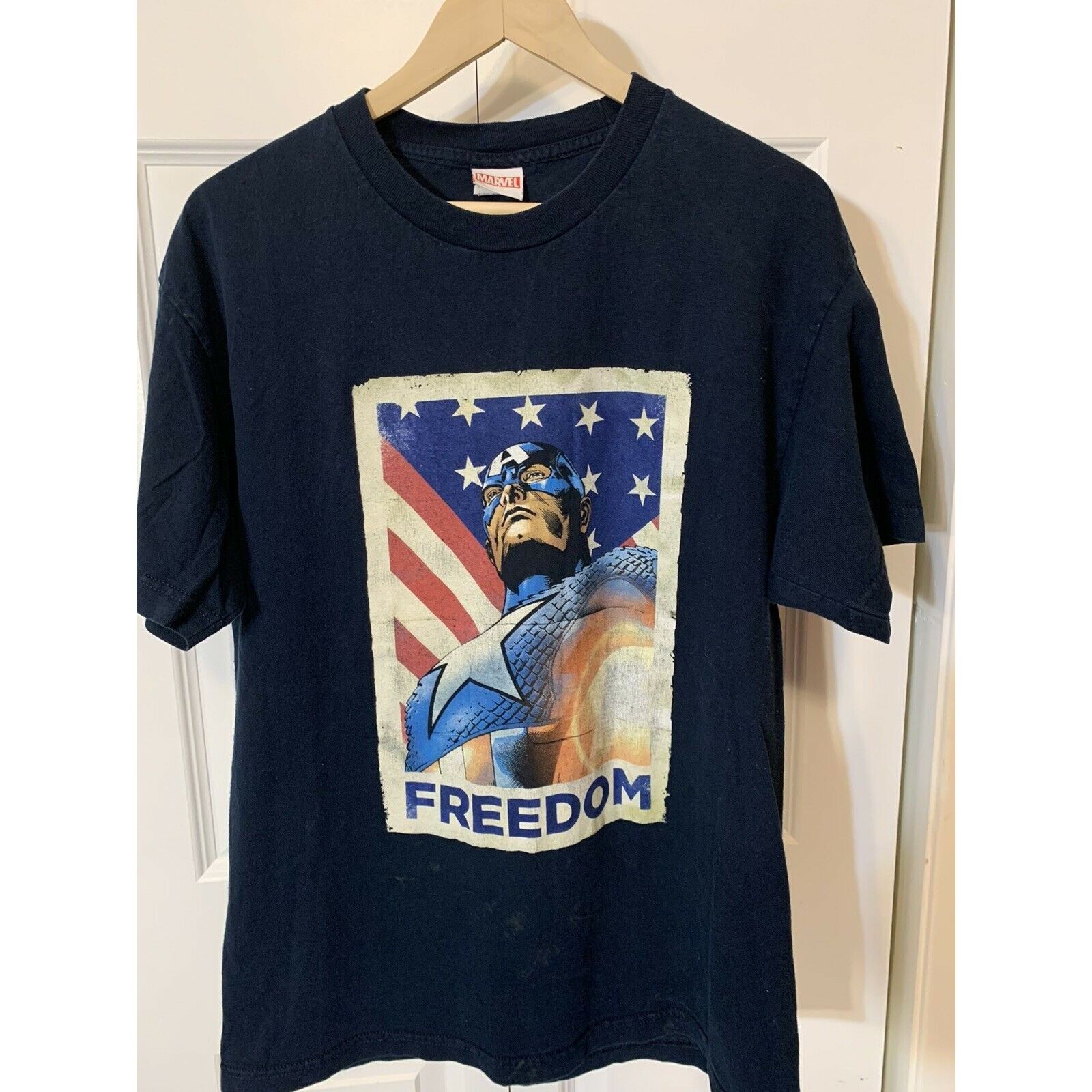 Marvel Comics Marvel Captain America Freedom Men’s Sz L Navy Blue Graphic Size US L / EU 52-54 / 3 - 4 Thumbnail