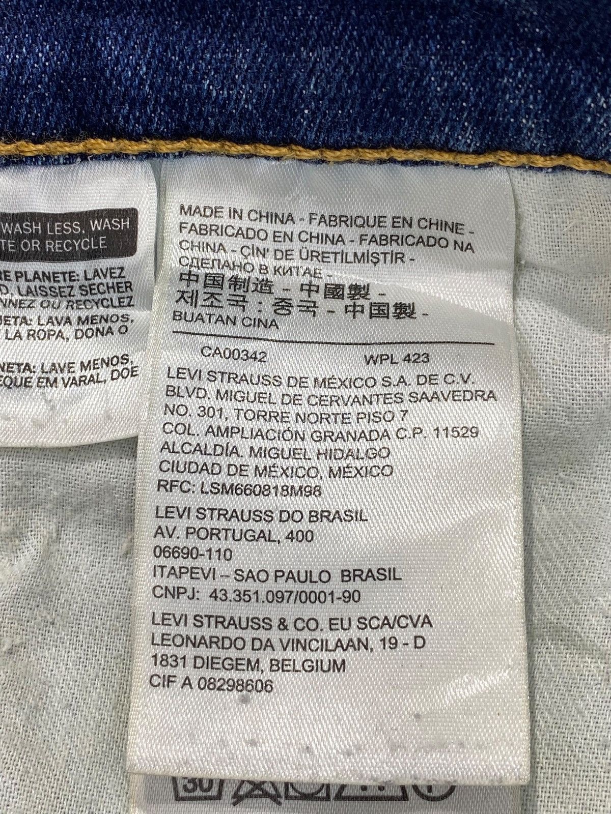 Levi's Levi Strauss & Co Faded Wash Style Loose Jeans Size US 36 / EU 52 - 13 Thumbnail