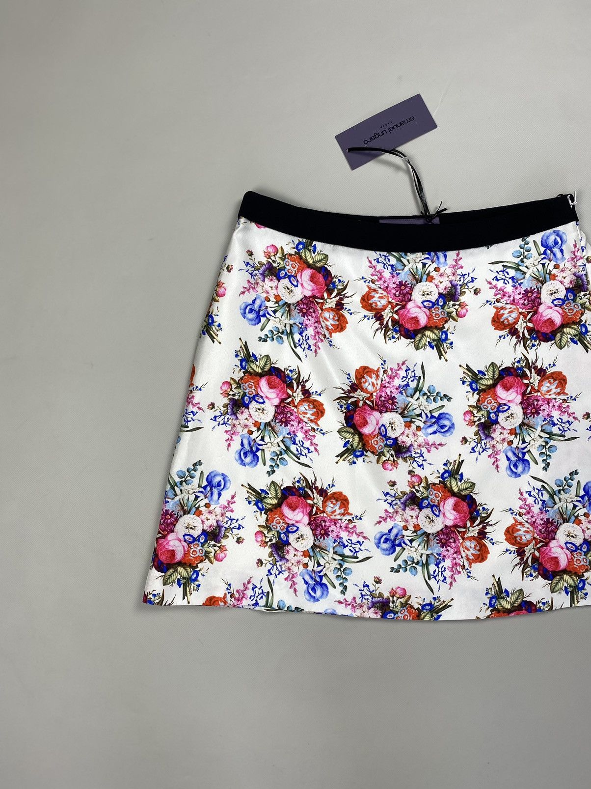 Emanuel Ungaro BNWT! Emanuel Ungaro ladies silk floral patterns skirt Size 28" / US 6 / IT 42 - 2 Thumbnail