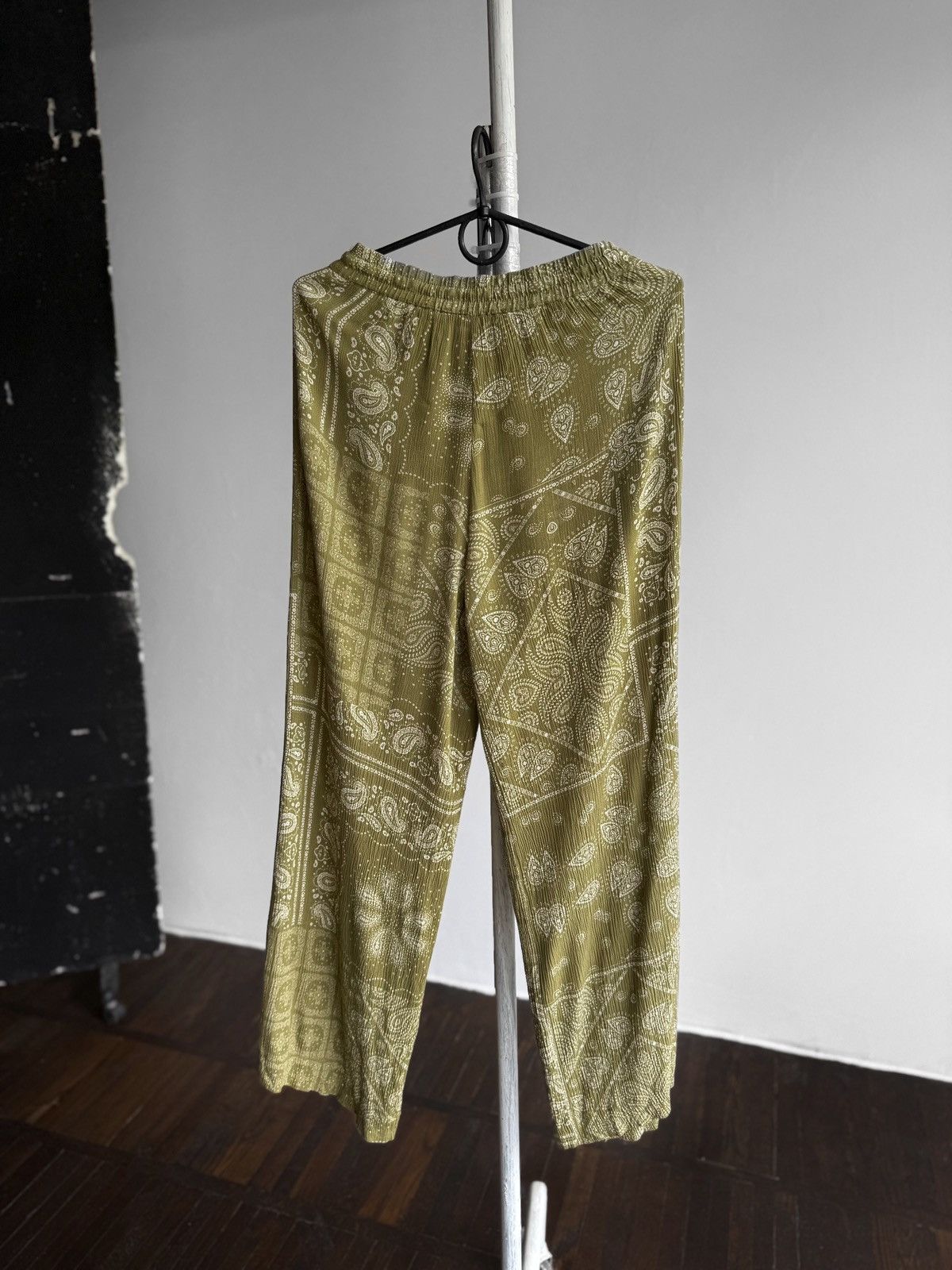 Zara Zara Womens Paisley Bandana Print Green Satin Pants Size 27" / US 4 / IT 40 - 5 Thumbnail