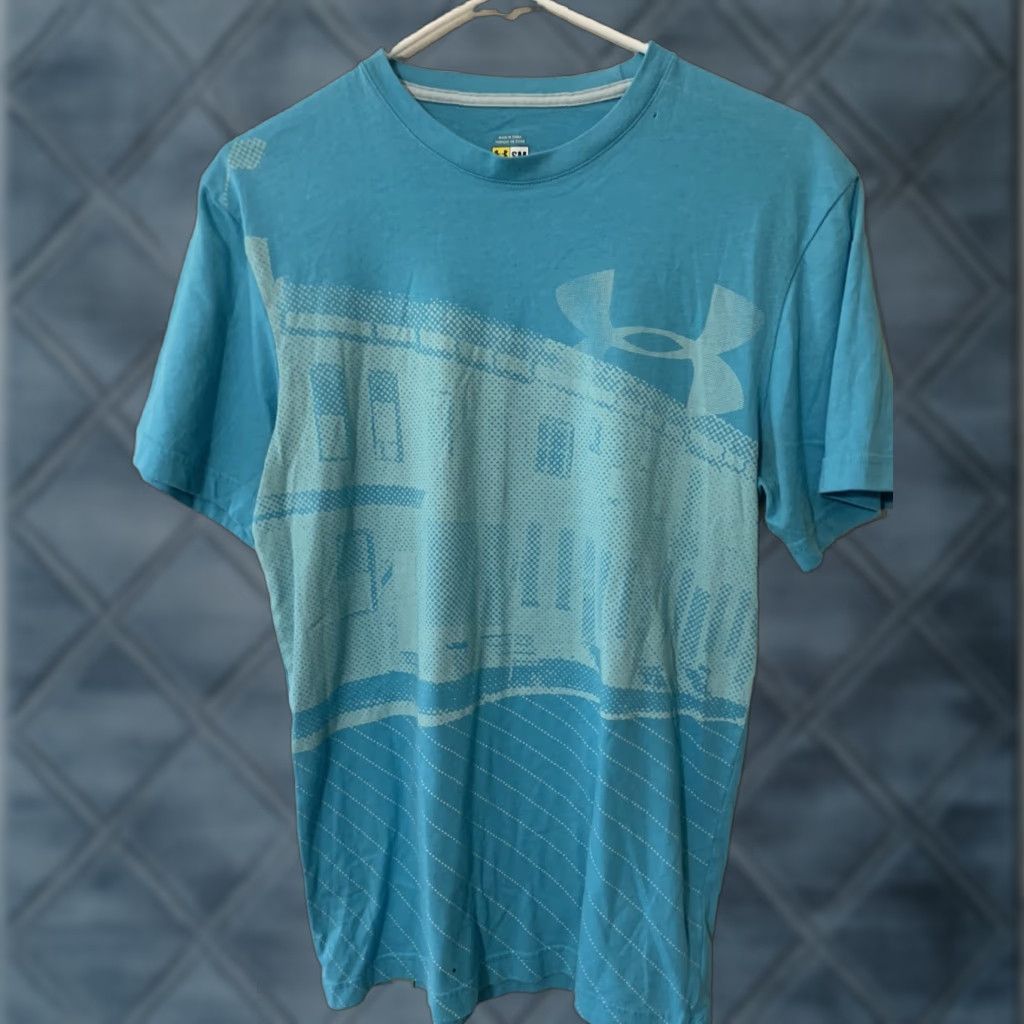 Under Armour Womens Under Armour MTN Turquoise Graphic Logo Fitted T-Shirt Sz Small Aqua Size S / US 4 / IT 40 - 1 Thumbnail