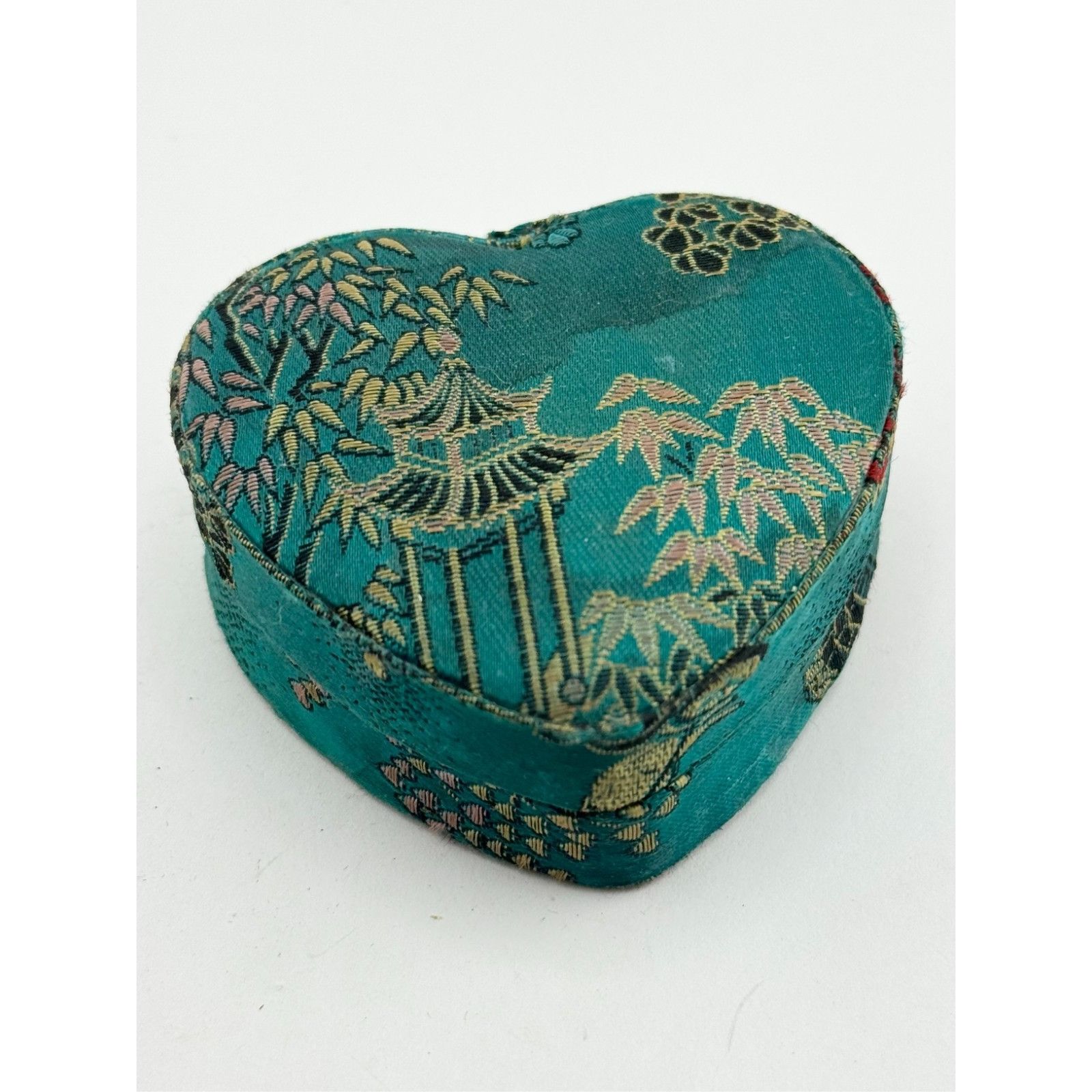 Vintage Vintage orential fabric heart trinket box Size ONE SIZE - 1 Thumbnail
