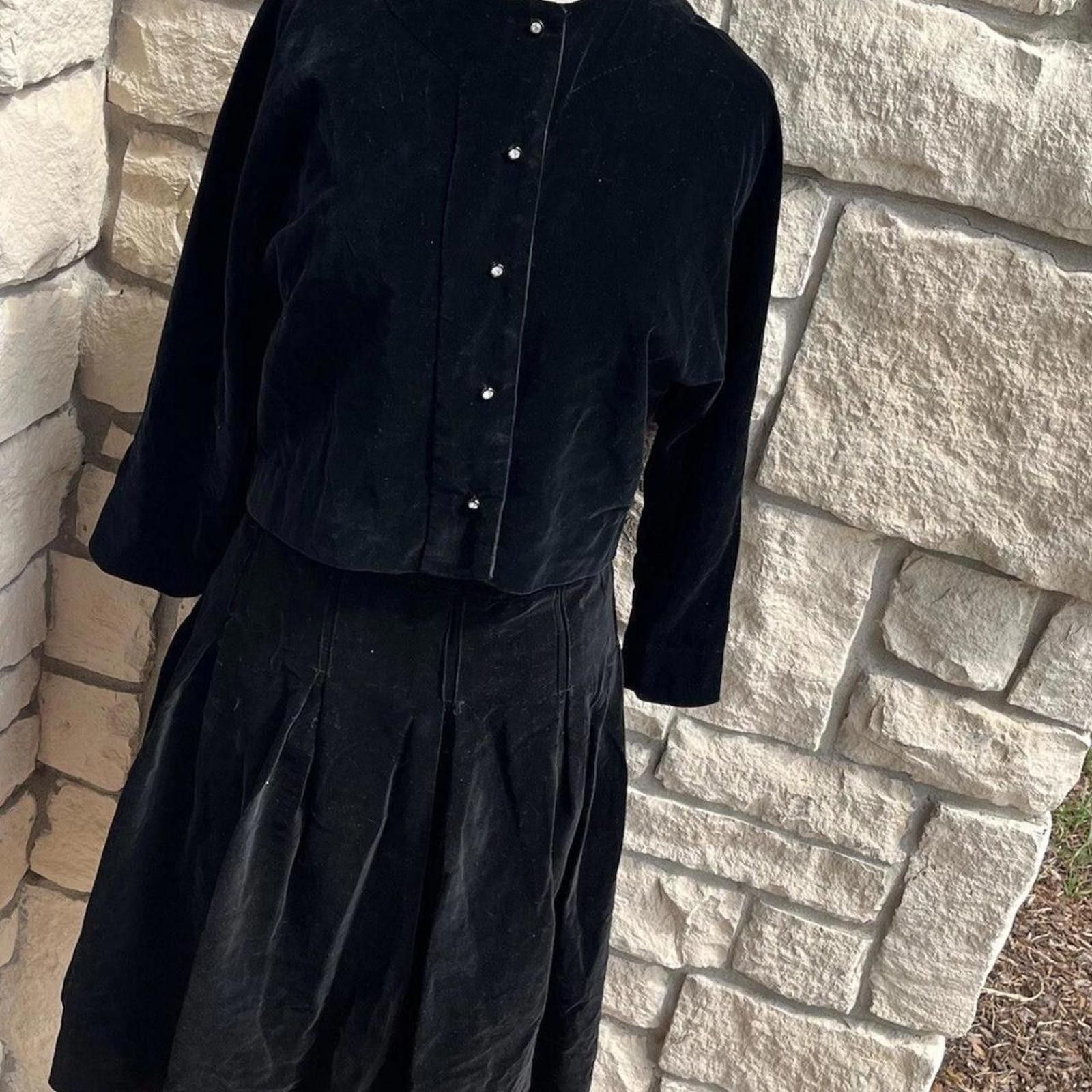Other Black velvet skirt sets #goth #whimsygoth vintage small Size S / US 4 / IT 40 - 1 Thumbnail