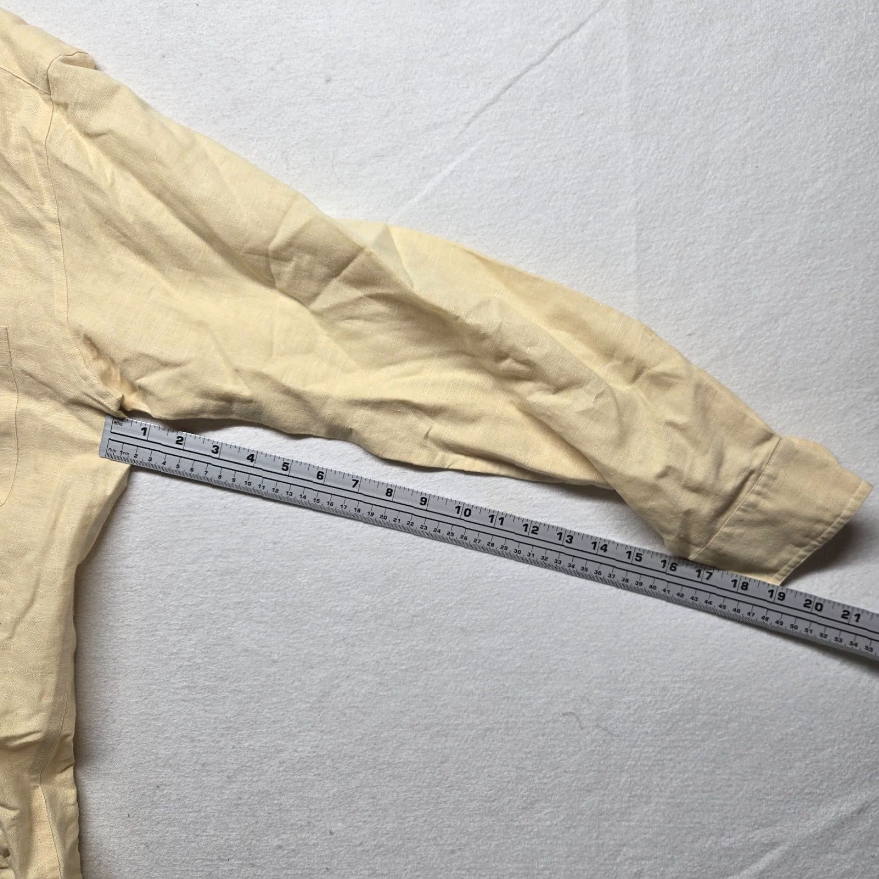 Vintage BACHRACH Shirt Adult Medium 15.5 Yellow Solid Dress Shirt, Button Up, 100% Cotton, Mens, 15.5 Neck, Barrel Cuff, Regular Fit, Office Workwear Size US M / EU 48-50 / 2 - 5 Thumbnail