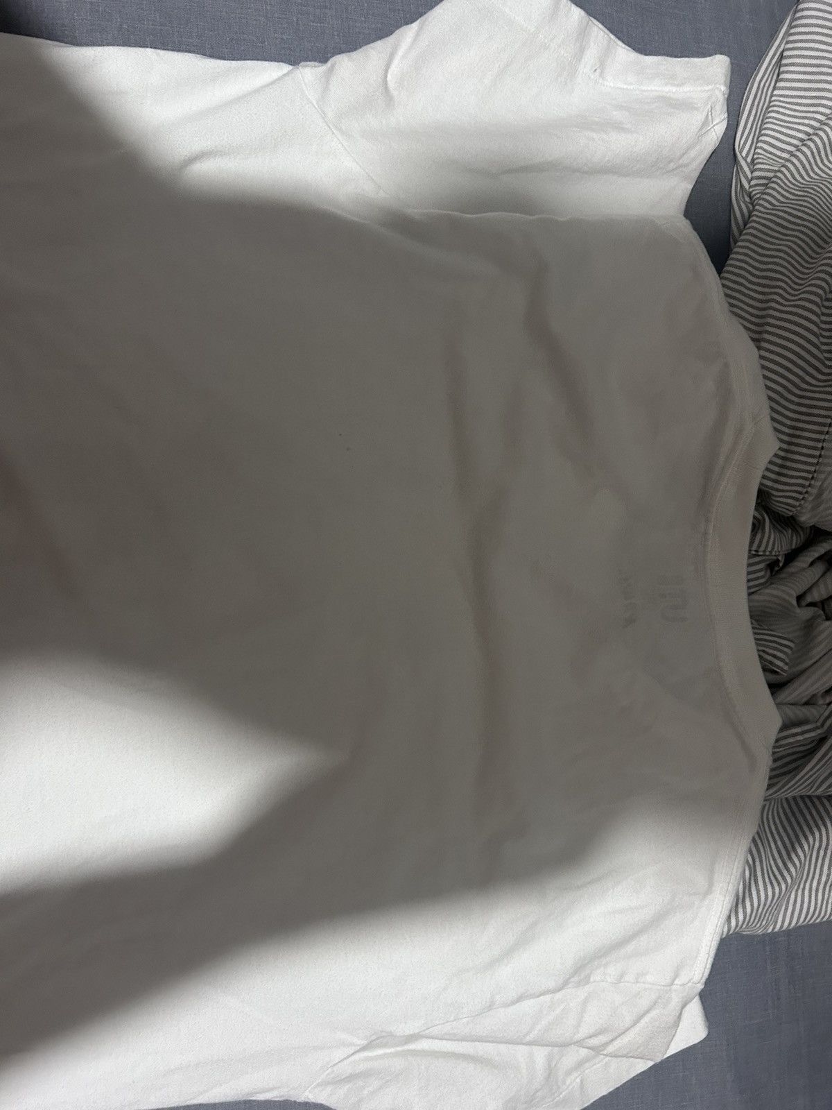 Kaws × Uniqlo Kaws Uniqlo Tee Size US L / EU 52-54 / 3 - 5 Thumbnail