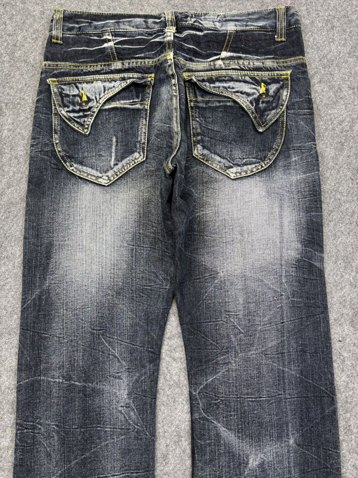 Japanese Brand Blow By Blue Crazy Fades Distressed Mild Denim F815 Size US 33 - 10 Thumbnail