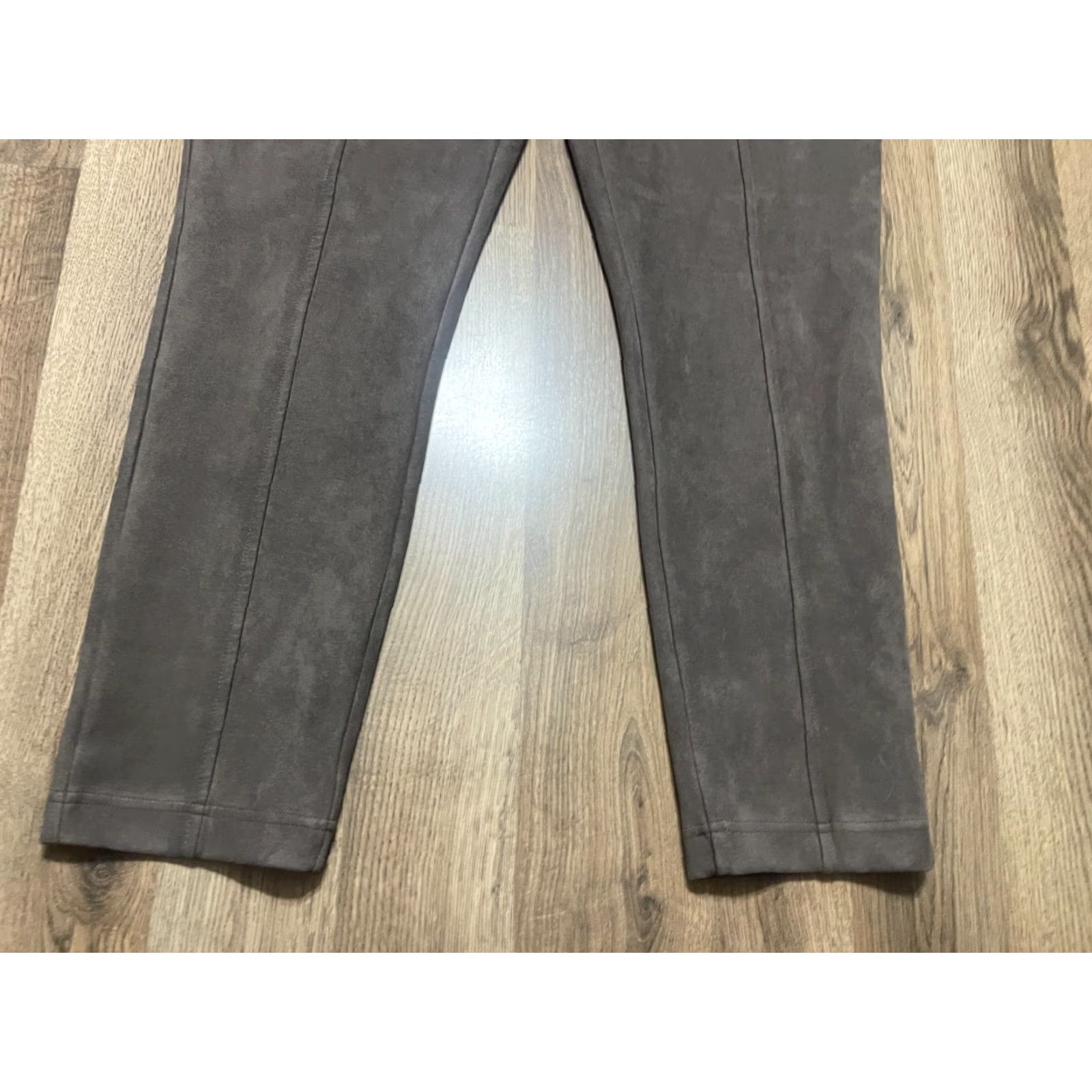 Andrew Marc VINTAGE: No - Andrew Marc Pants Women's XL Gray Velvet Pull On Skinny Ankle High Rise Regular Inseam 27 in Gray Velvet Size 40" / US 18 - 3 Thumbnail