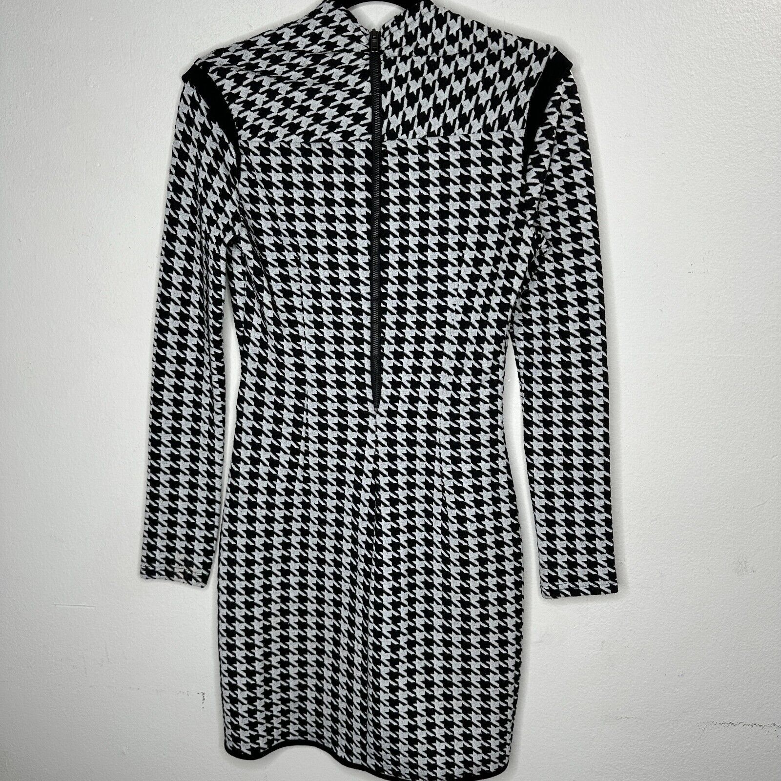 Other Xtaren Houndstooth VNeck Long Sleeve Ruche Zip Waist Dress M Size M / US 6-8 / IT 42-44 - 8 Thumbnail