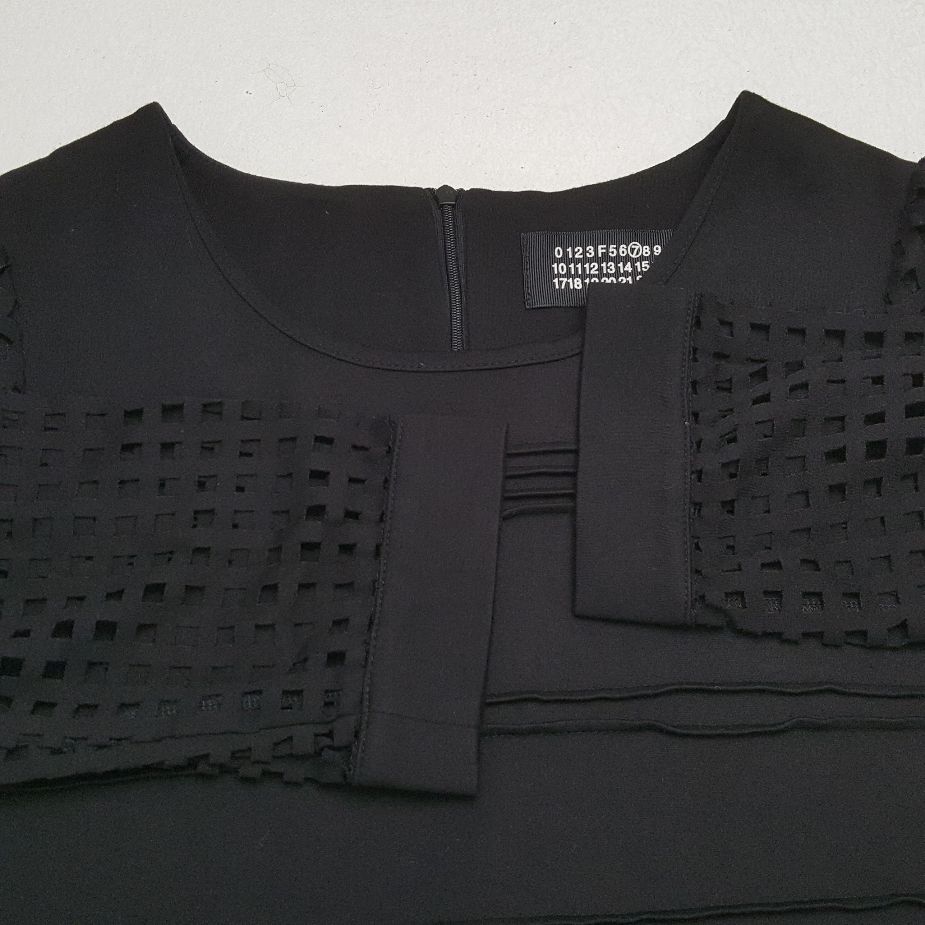 Vintage Vintage MAISON MARGIELA Italian Fashion Brand T-Shirt Size S / US 4 / IT 40 - 7 Thumbnail