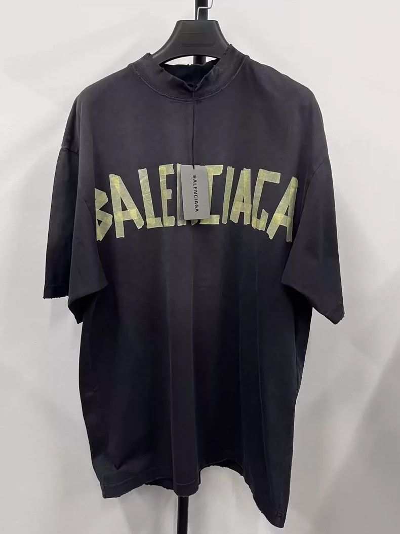 Balenciaga Balenciaga SS24 Taped Letter Logo Printed Jersey Crew Neck Size US XS / EU 42 / 0 - 1 Thumbnail