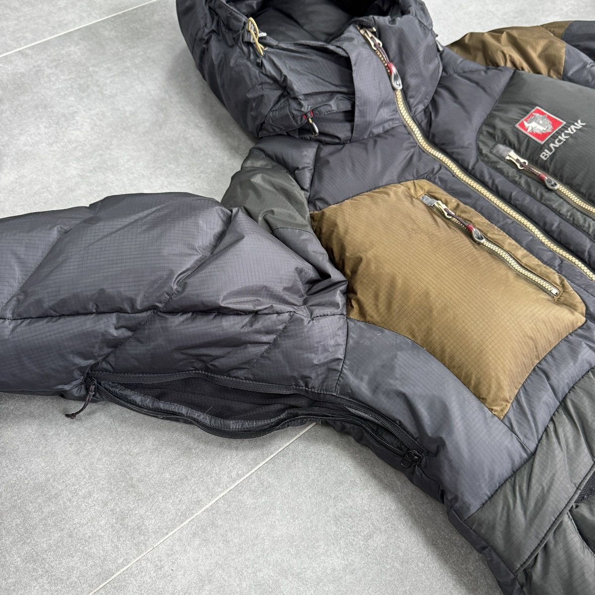 BLACKYAK Black Yak Namaste Extreme Peak Puffer Down Jacket Gorpcore Size US S / EU 44-46 / 1 - 9 Thumbnail