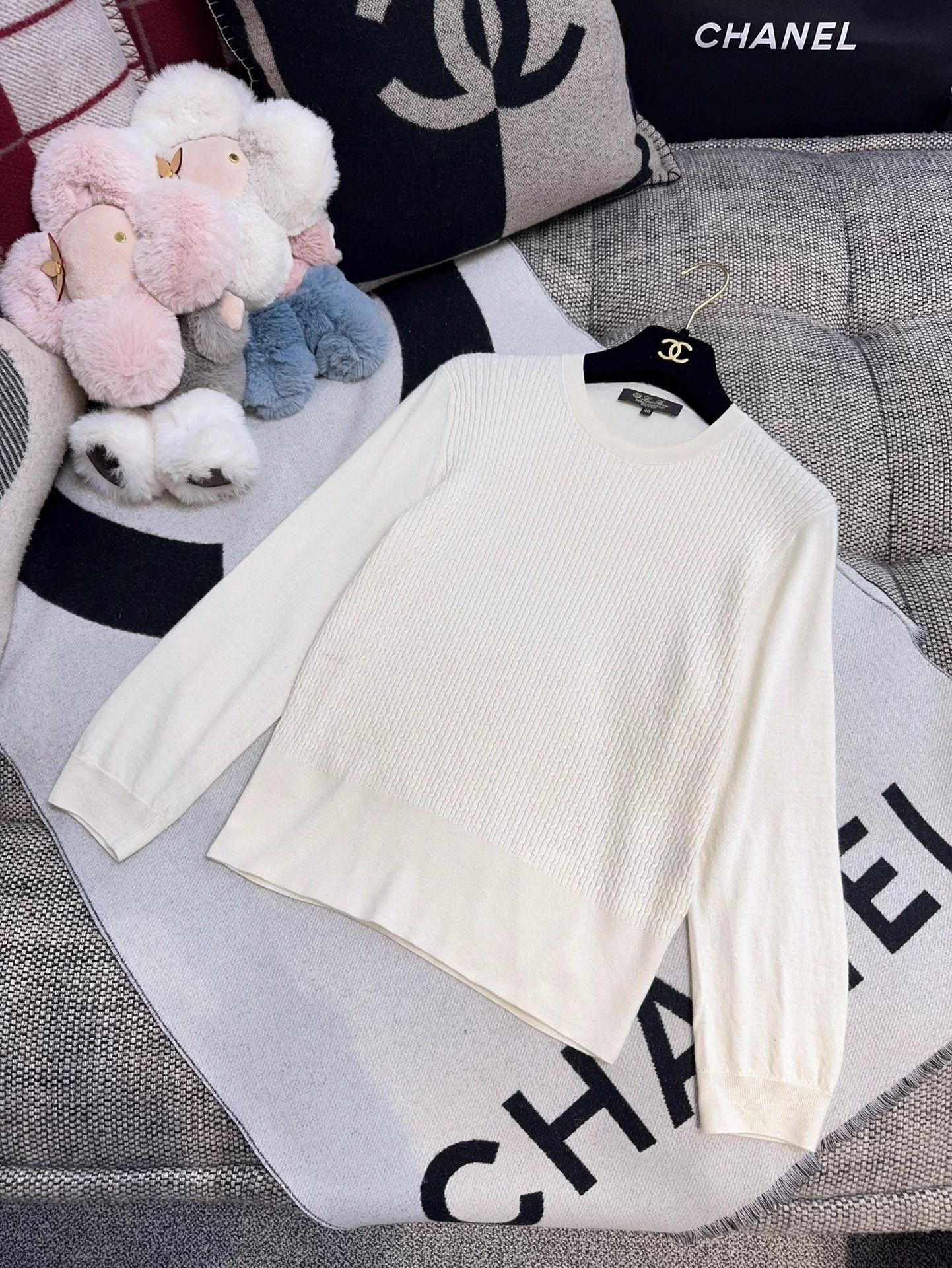 Loro Piana Loro Piana ivory cable knit sweater 40 EU like new Size M / US 6-8 / IT 42-44 - 9 Thumbnail