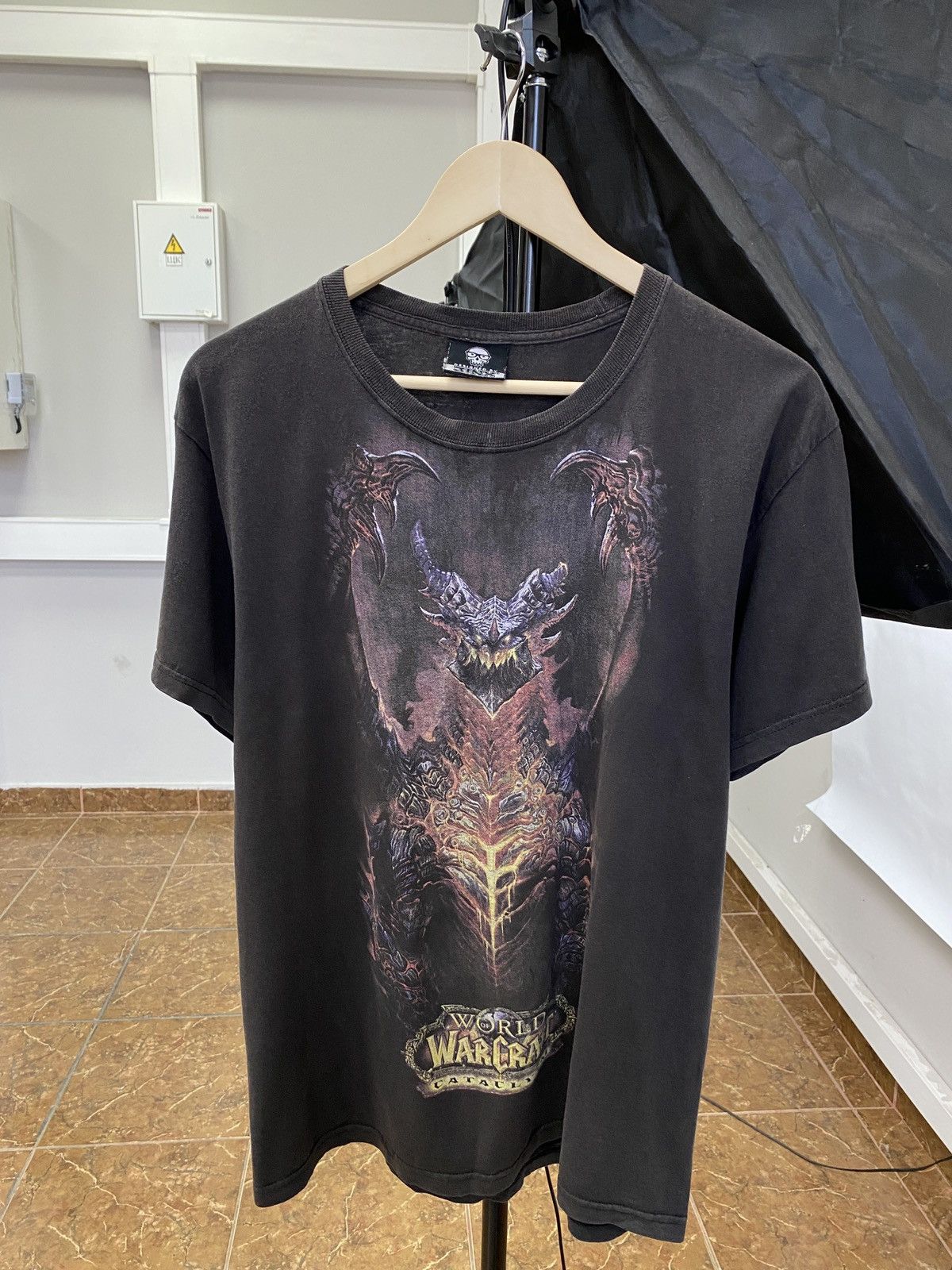 The Game Vintage World Of Warcraft Cataclysm T-Shirt Rare Retro Hype Size US M / EU 48-50 / 2 - 1 Thumbnail