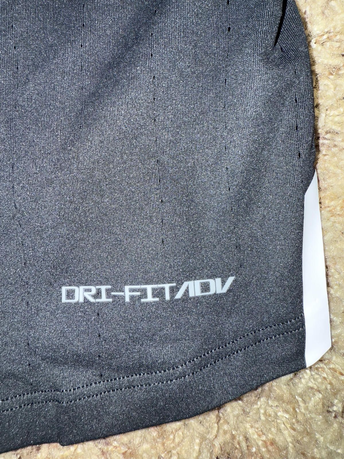 Nike Nike Women's Dri-FIT ADV AeroSwift Runners Helping Runners Racing Singlet Size XS / US 0-2 / IT 36-38 - 4 Thumbnail