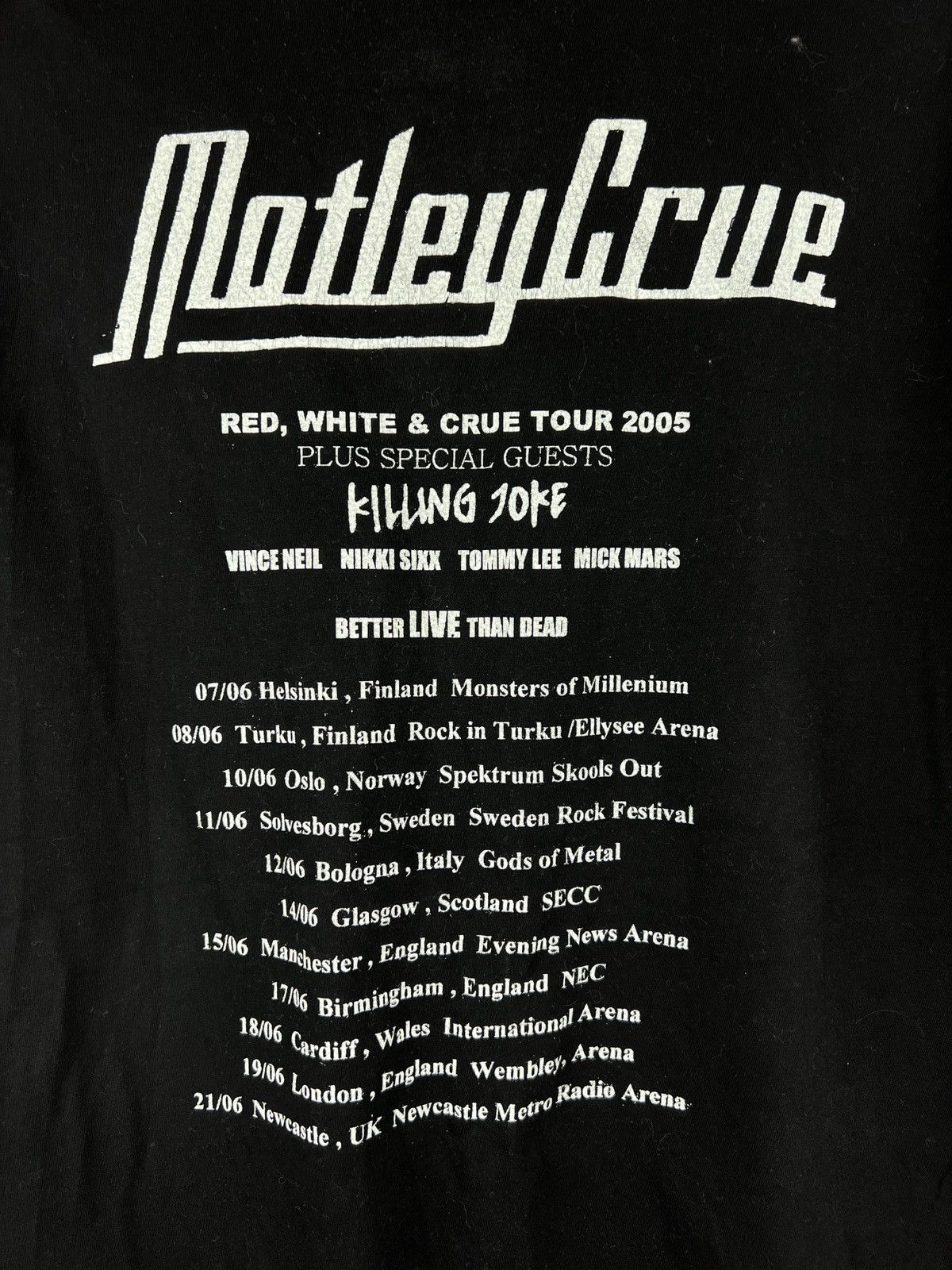 Band Tees Vintage 2005 Motley Crue Red, White Crue Tour T shirt M-L Size US M / EU 48-50 / 2 - 9 Thumbnail