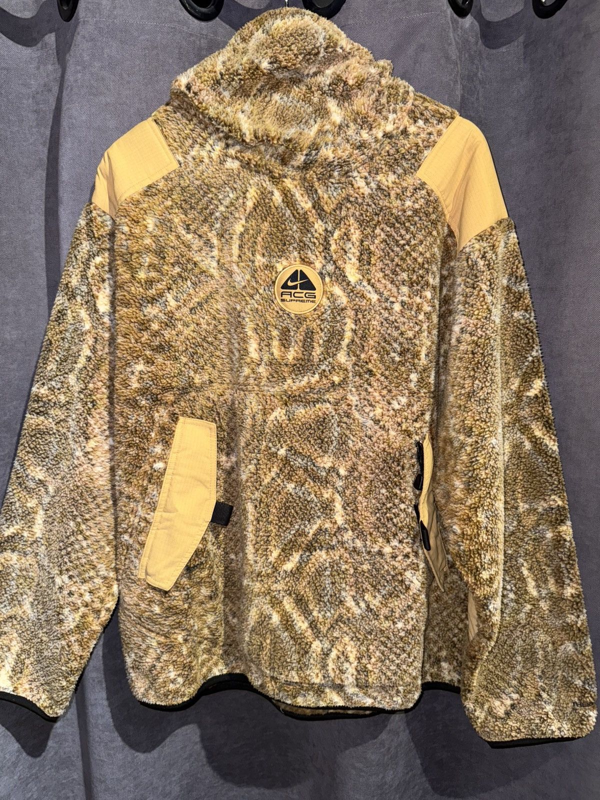 Nike ACG × Supreme Nike ACG Supreme Fleece Pullover Snakeskin Pattern Beige Size US L / EU 52-54 / 3 - 5 Thumbnail