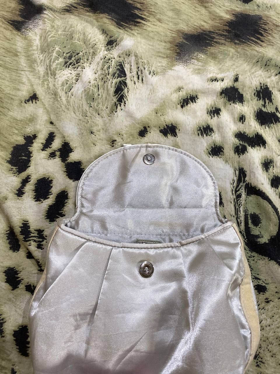 Dior Dior cosmetic small bag metallic logo pouch parfums Size ONE SIZE - 14 Thumbnail