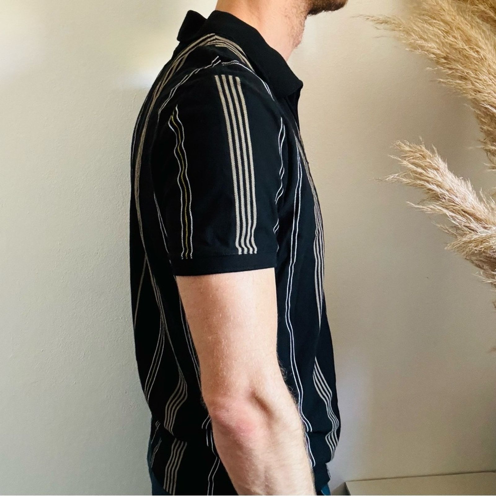 Express EXPRESS Black Beige Yellow Stripe Zip Short Sleeve Shirt Top Size US M / EU 48-50 / 2 - 5 Thumbnail