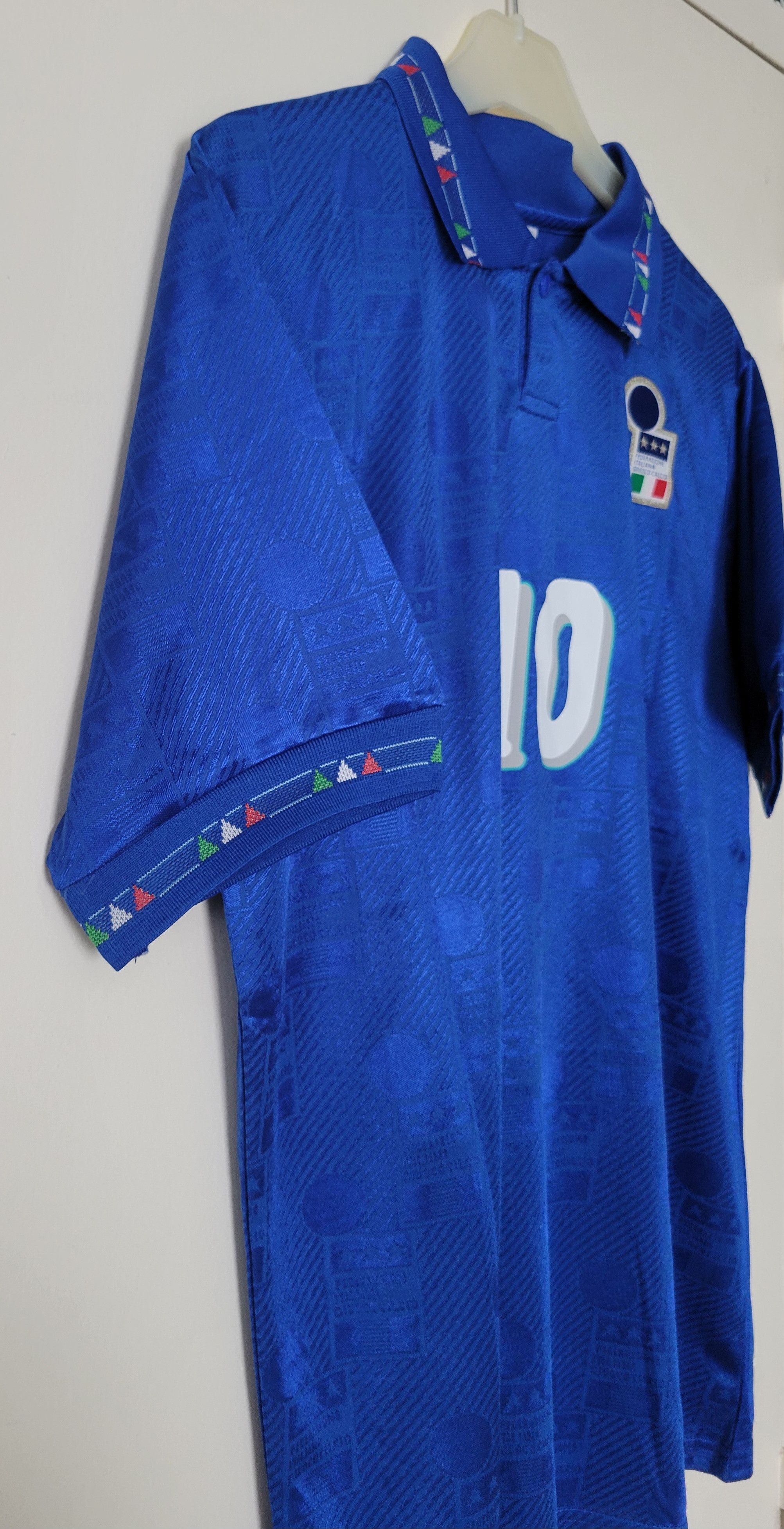 Other Italy 1994 Roberto Baggio 10 Vintage Retro Football Jersey Size US L / EU 52-54 / 3 - 5 Thumbnail