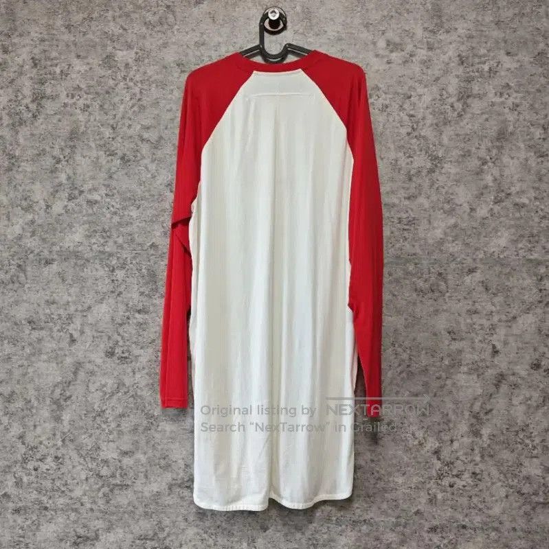 Givenchy Givenchy Women's Long Sleeve Red and White Sweatshirt . Size M / US 6-8 / IT 42-44 - 2 Thumbnail