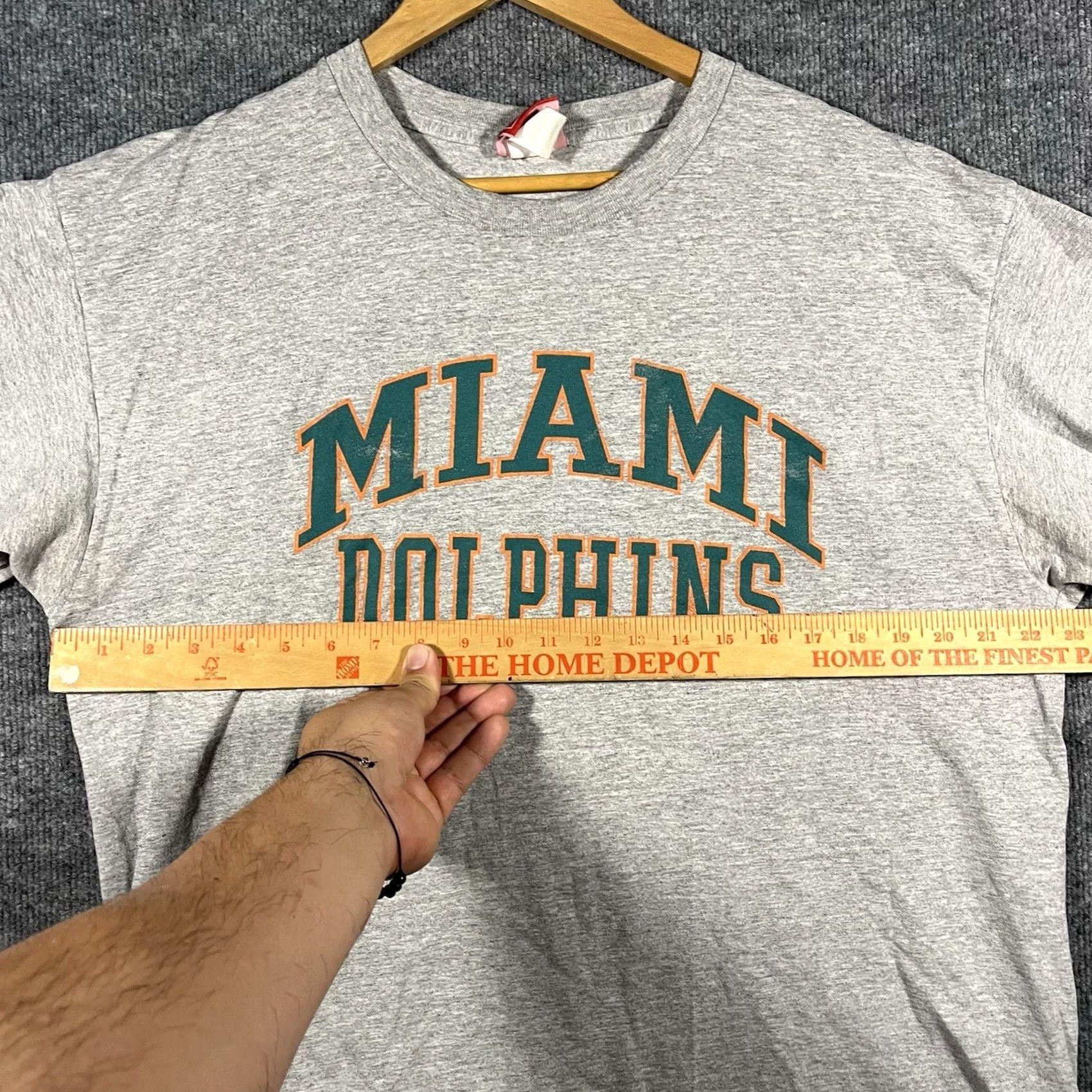 NFL VINTAGE NFL Miami Dolphins Graphic T-Shirt Mens XL Gray Heather 90s Logo Crew Neck Short Sleeve Cotton Blend 1990s Retro Sports Shirt Size US XL / EU 56 / 4 - 5 Thumbnail