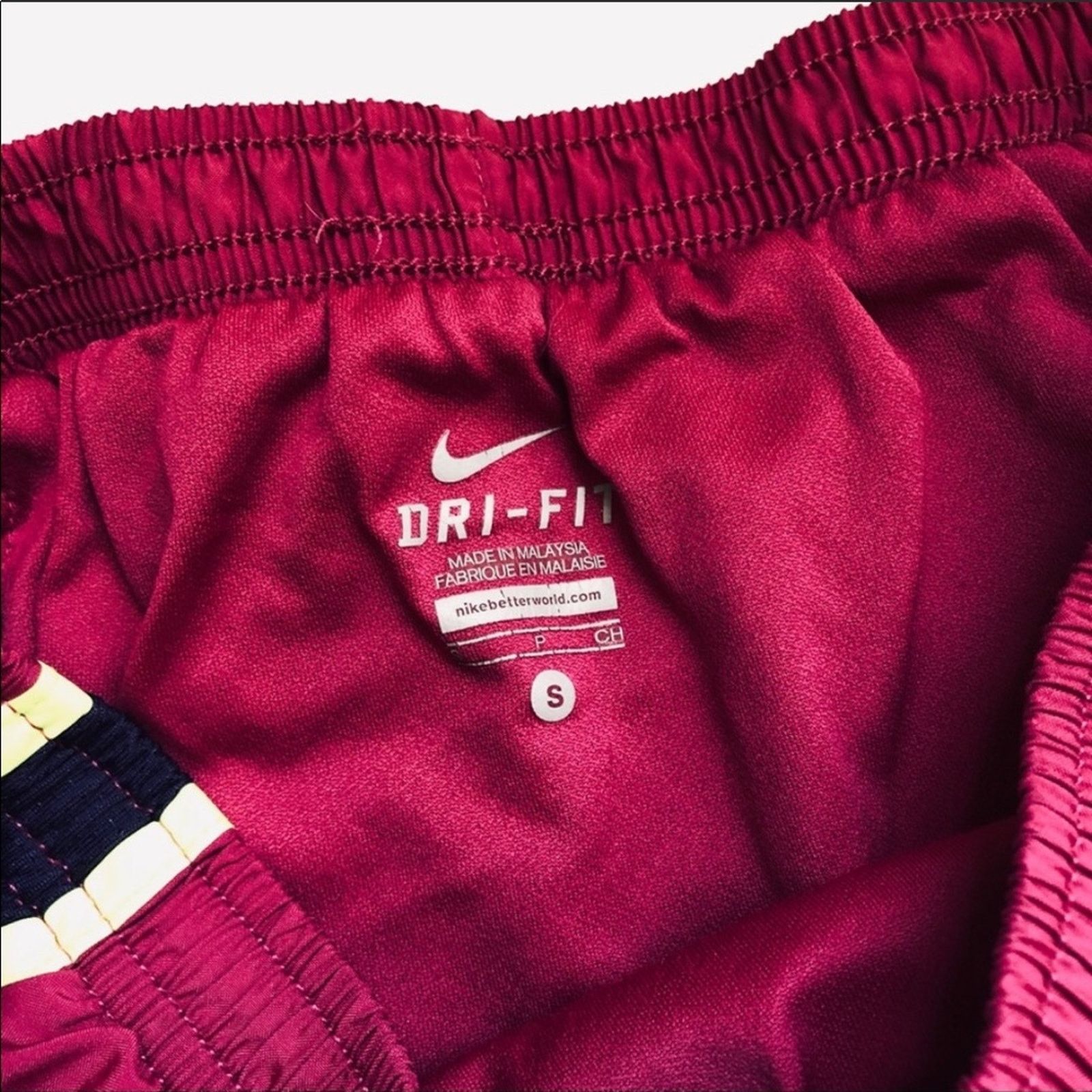 Nike NIKE Dri Fit Mesh Maroon Neon Black White Gym Mini Shorts Size 26" / US 2 / IT 38 - 4 Thumbnail