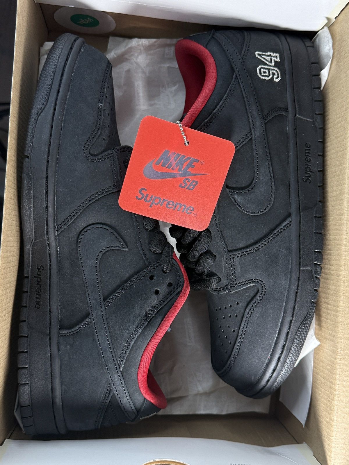 Nike × Supreme Brand New Nike SB Supreme Low Top Dunks Black Size US 9.5 / EU 42-43 - 8 Thumbnail