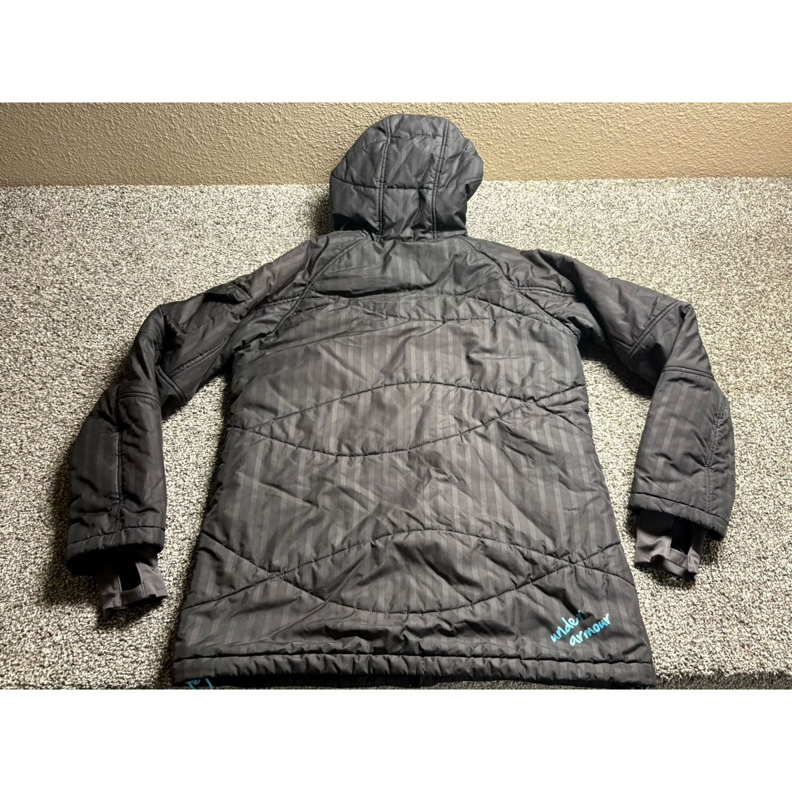Under Armour Under Armour Puffer Jacket Womens Large Black Hooded Thumbholes Faux Fur Neck Activewear Size L / US 10 / IT 46 - 3 Thumbnail