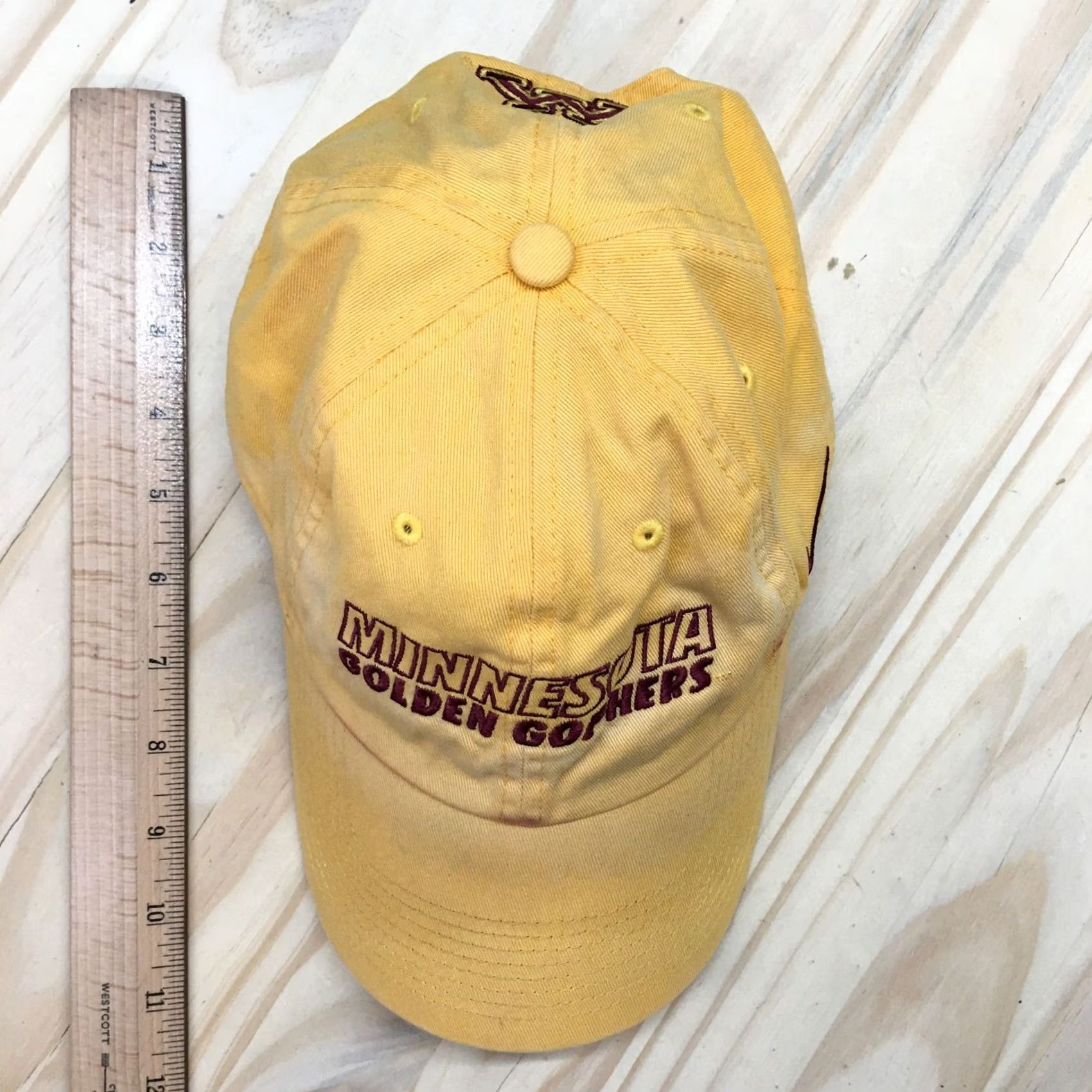 Nike Nike Baseball Cap Minnesota Gophers Mens Gold OS Curved Brim Embroidered Logo Size ONE SIZE - 3 Thumbnail
