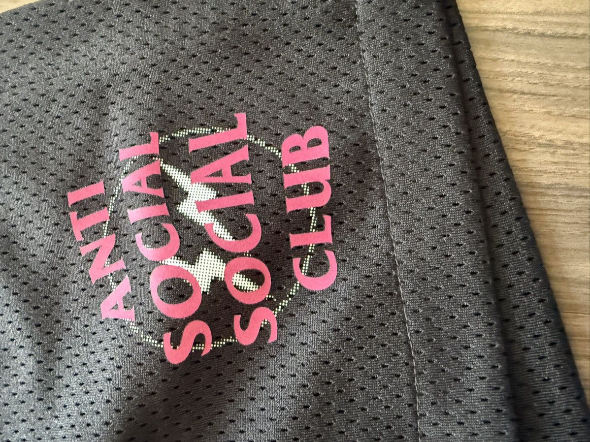 Anti Social Social Club × Fragment Design Anti Social Social Club x Fragment Black Pink Mesh Shorts L Size US 34 / EU 50 - 2 Thumbnail