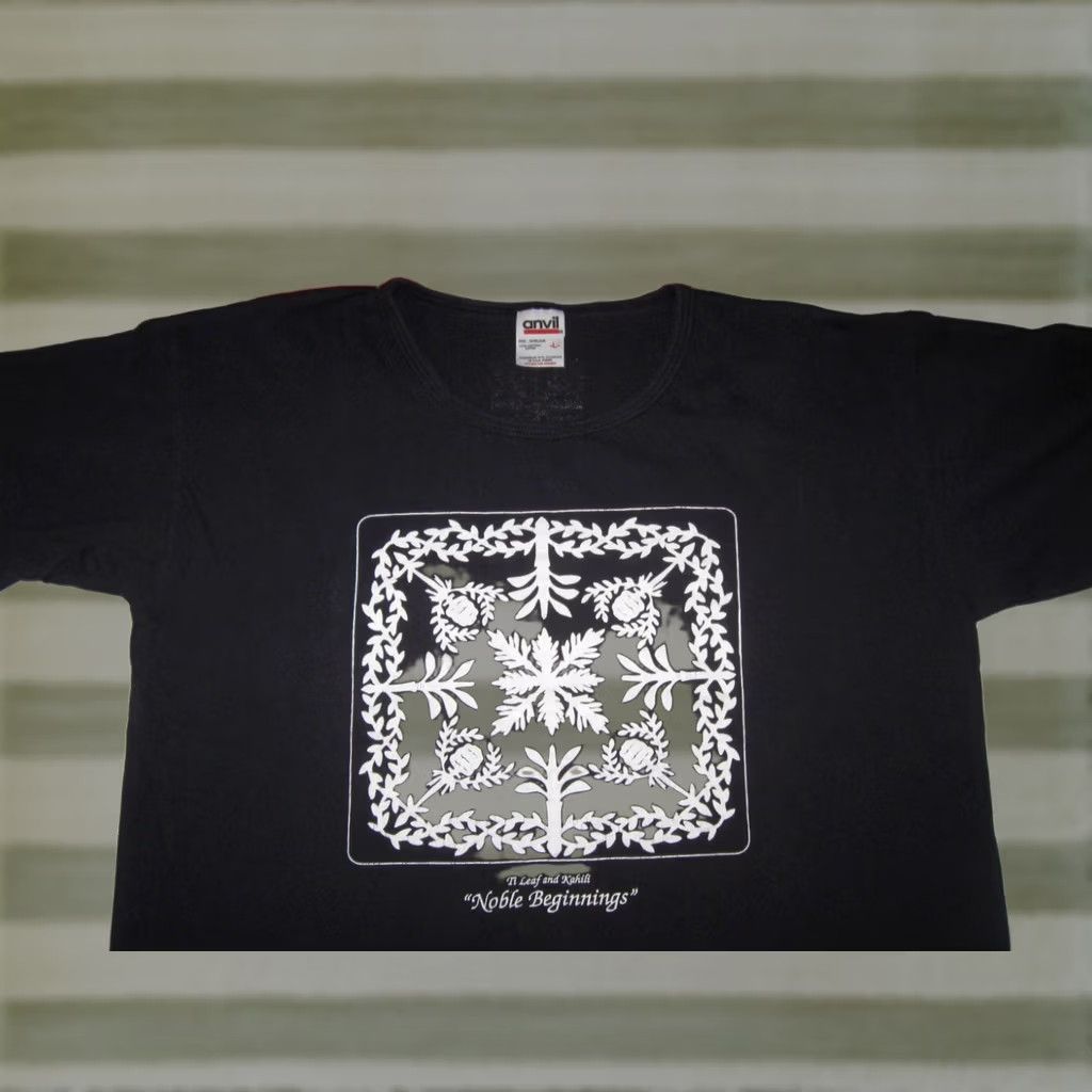 Anvil Navy T-Shirt Hawaiian Quilt Collection Nobble Begginings Women L (L) Twill 100% Cotton Quilted Vintage Anvil Shirt Side Pattern Size L / US 10 / IT 46 - 1 Thumbnail