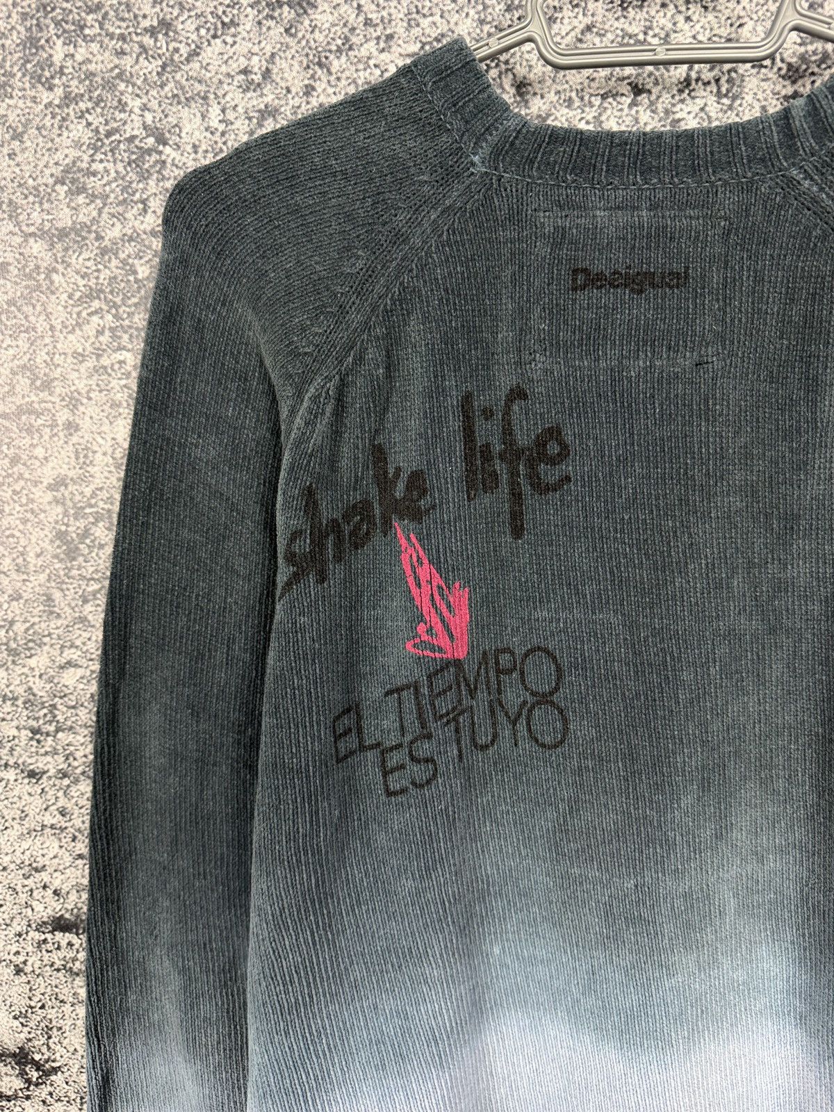 Desigual Desigual Graffiti Print Sweatshirt Gradient Streetwear Sz L Size US L / EU 52-54 / 3 - 16 Thumbnail