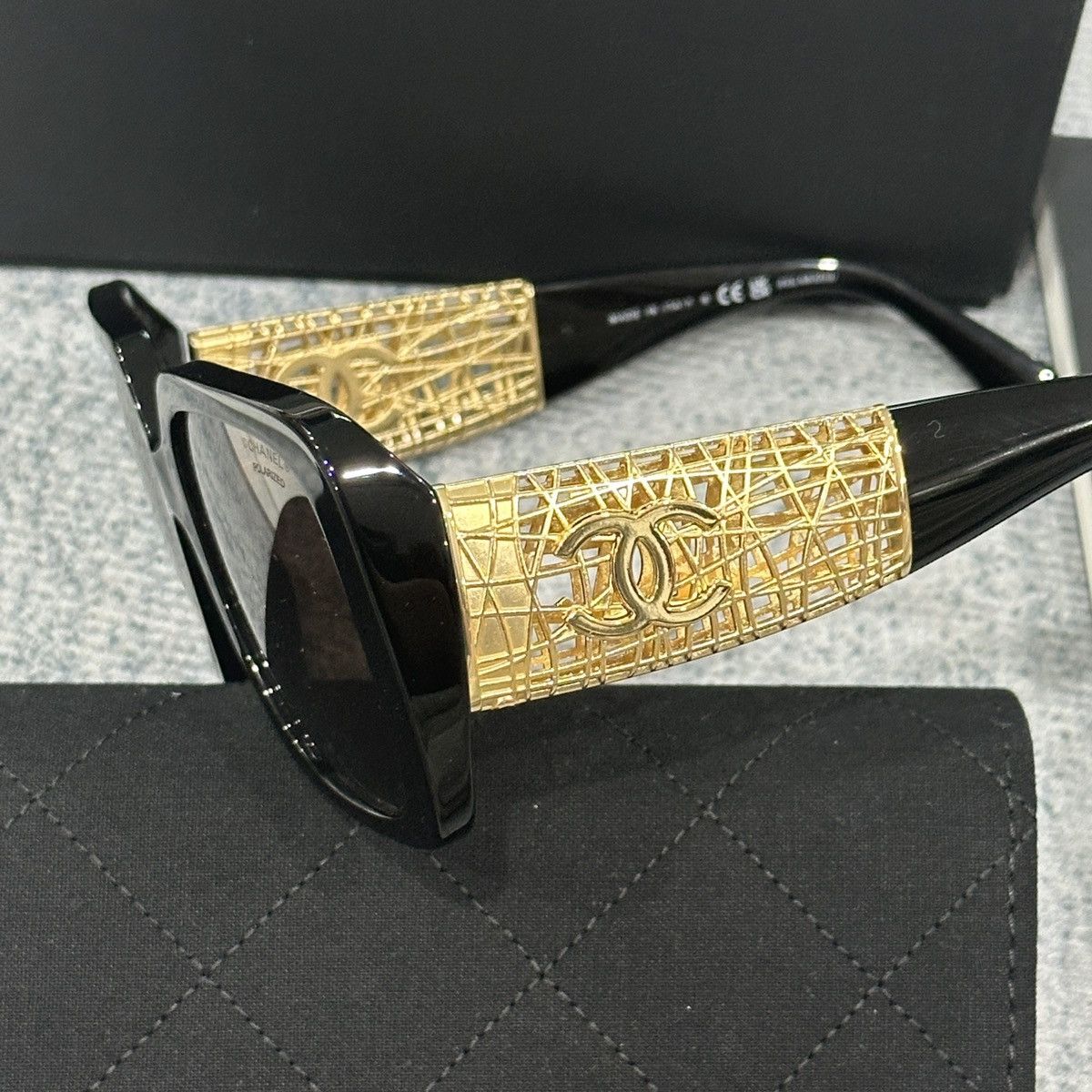 Chanel CHANEL 0CH5532 C622S9 SUNGLASSES Size ONE SIZE - 4 Thumbnail