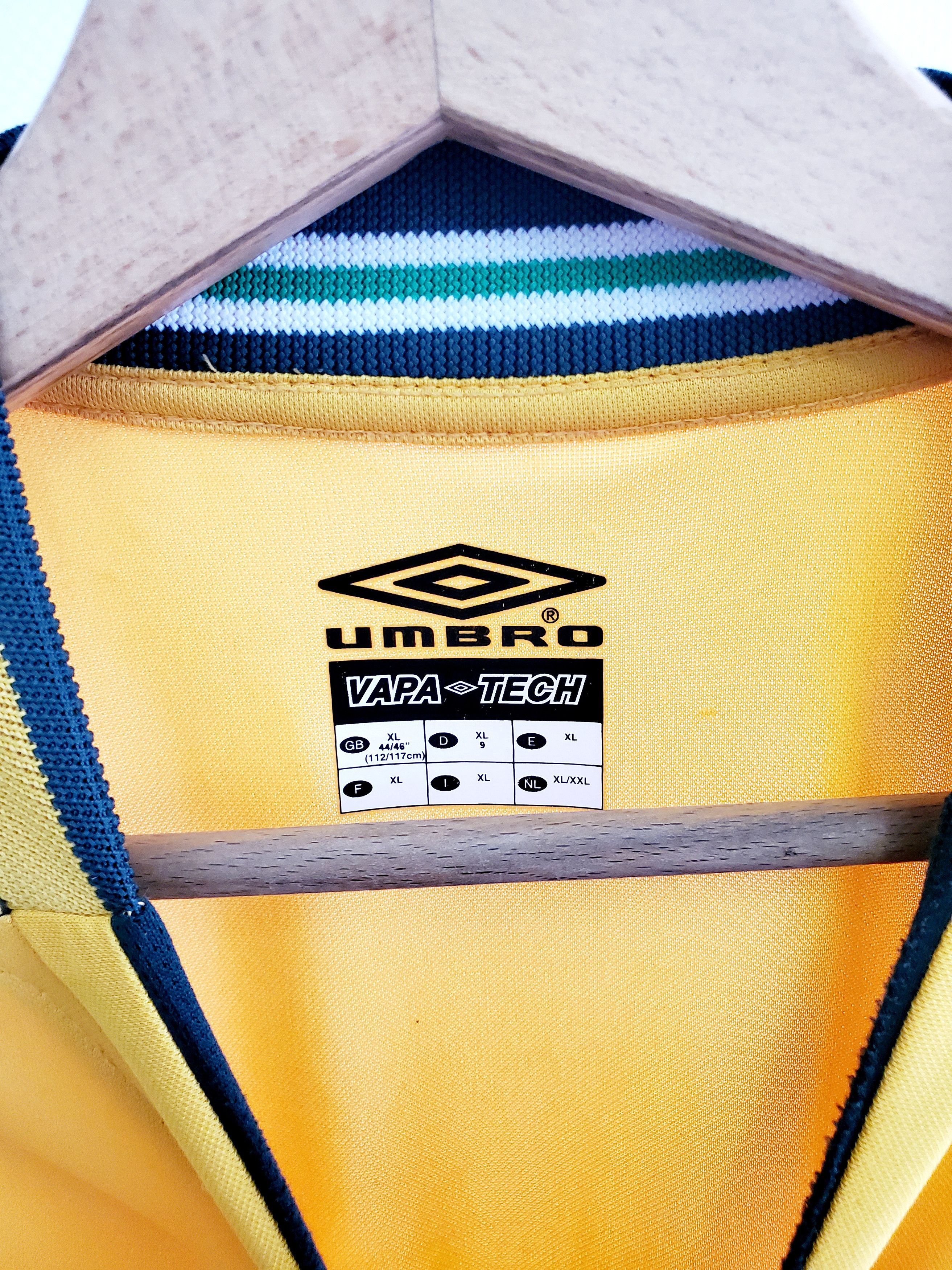 Umbro × Vintage Vintage Celtic Scottish 2002/2003 Away soccer jersey size Xl Size US XL / EU 56 / 4 - 4 Thumbnail