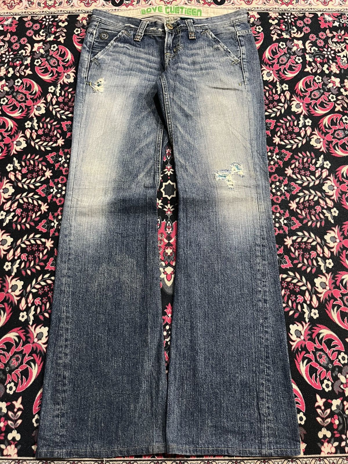 Japanese Brand Vintage Japanese Brand Low Rise Blue Wash Ripped Flare Jeans Size 30" / US 8 / IT 44 - 1 Thumbnail