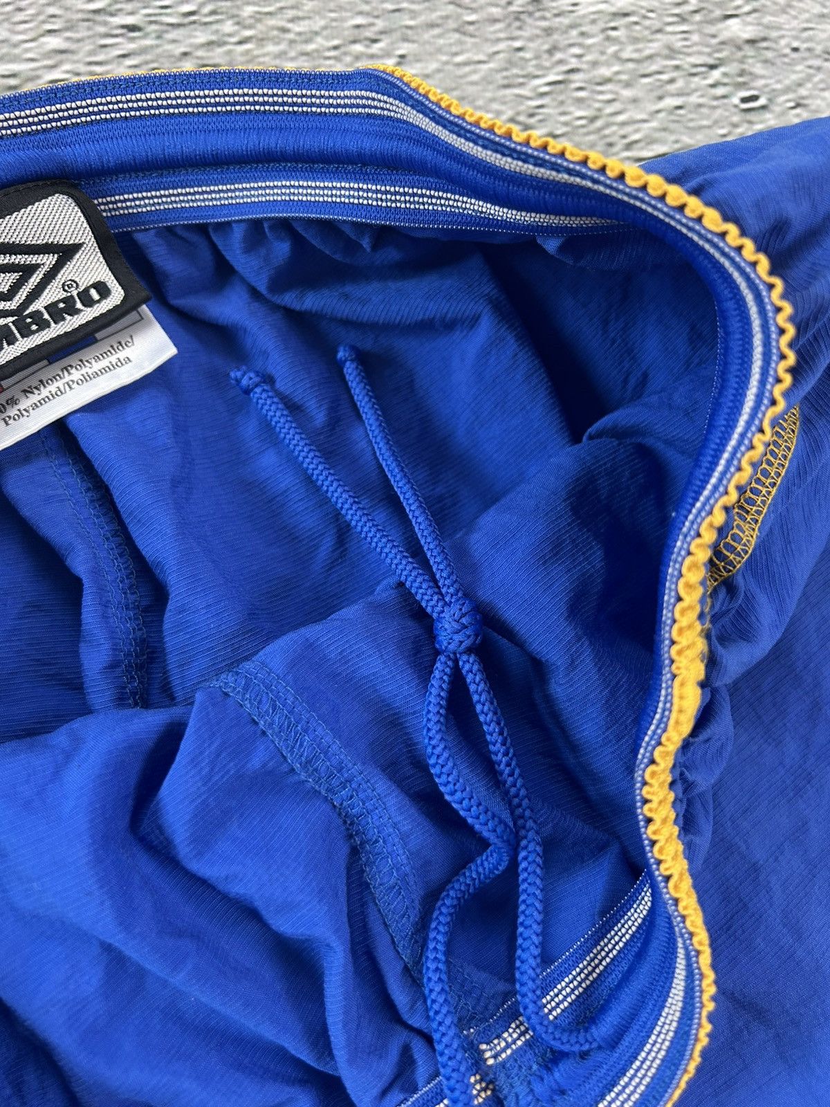 Chelsea Soccer Vintage Chelsea FC 2001 2002 Umbro shorts #8 Frank Lampard Size US 32 / EU 48 - 6 Thumbnail