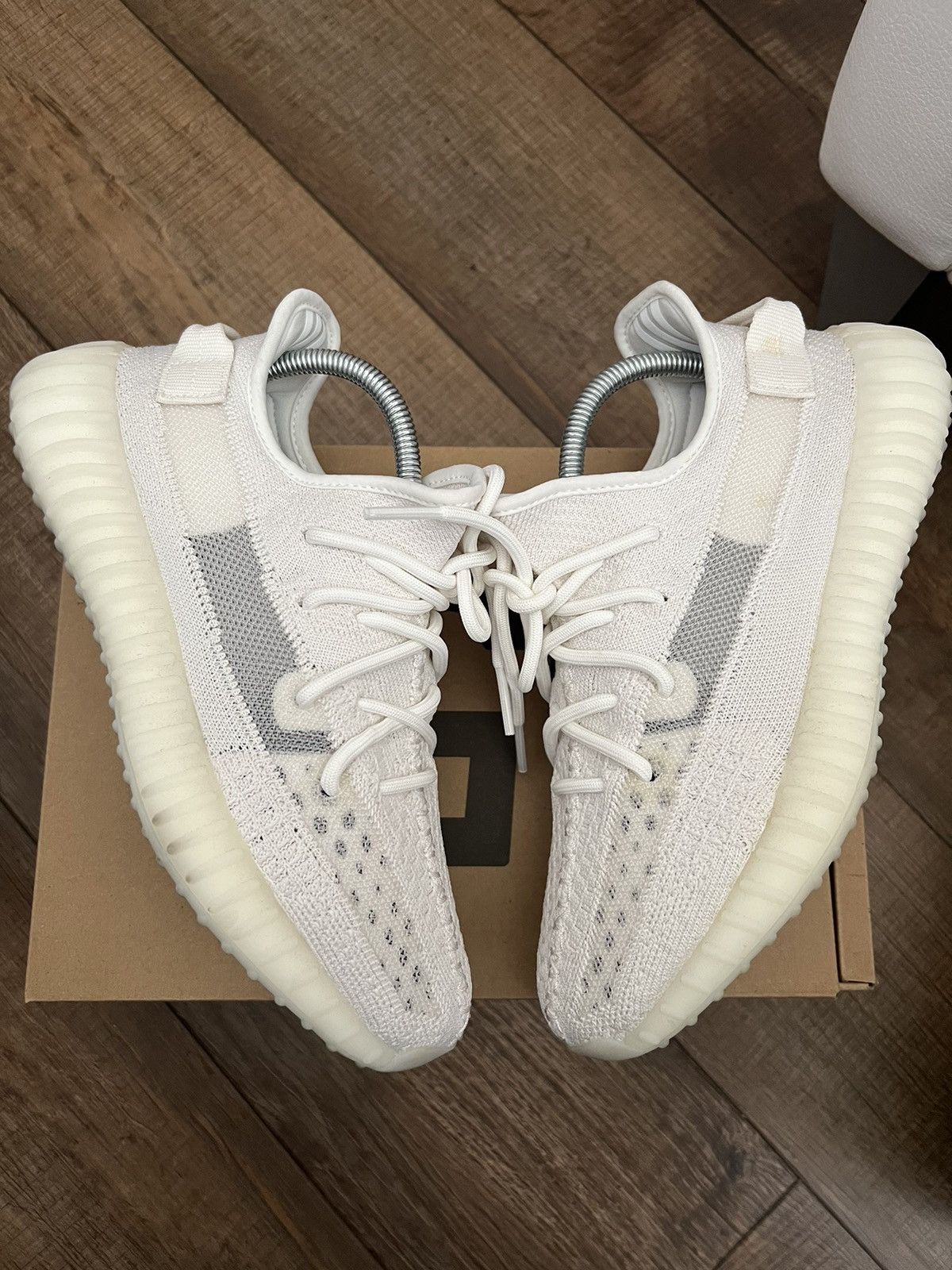 YEEZY BOOST 350 V2 BONE