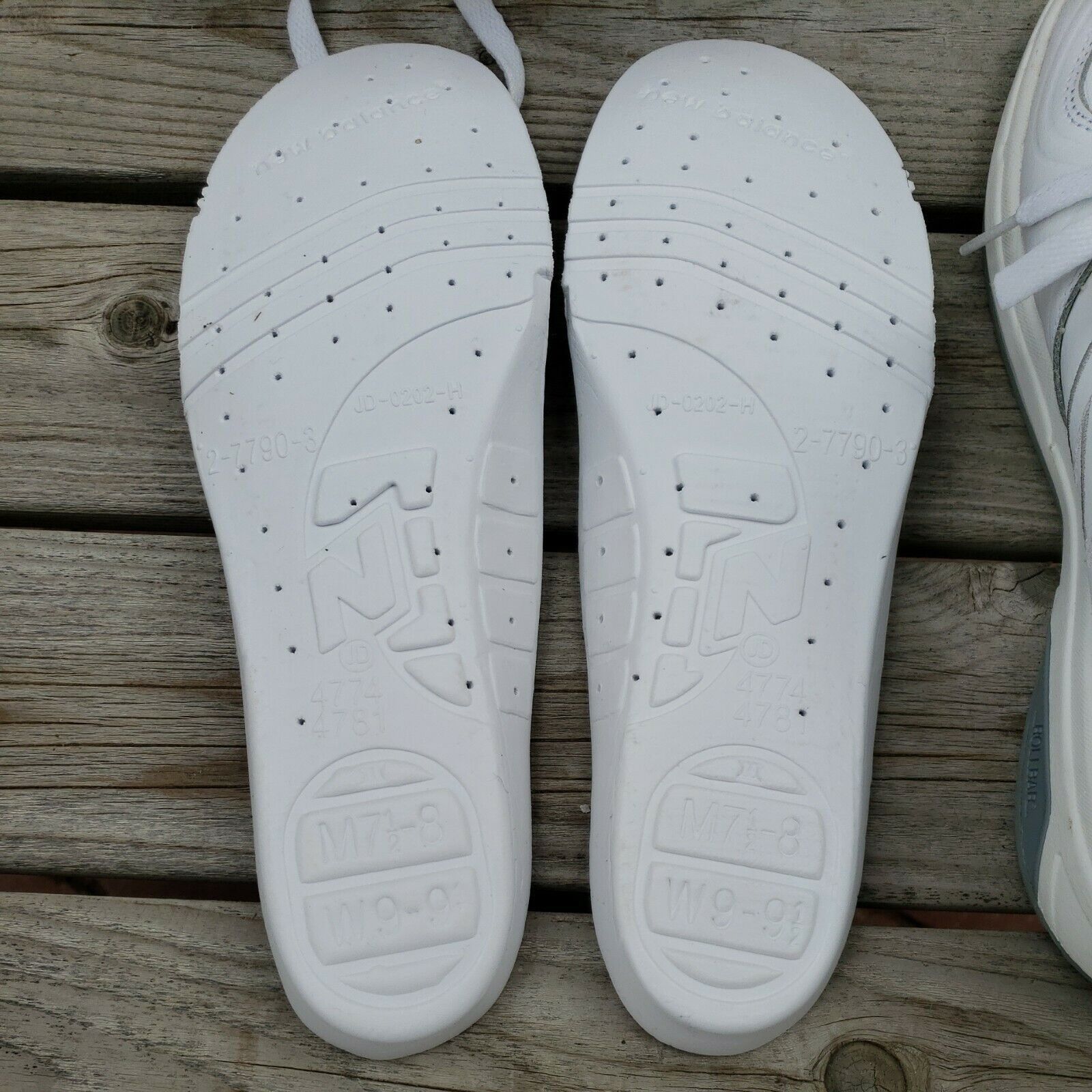 New Balance New Balance Leather Sneakers Womens Sz 9 B White Athletic WW Size US 9 / IT 39 - 11 Thumbnail