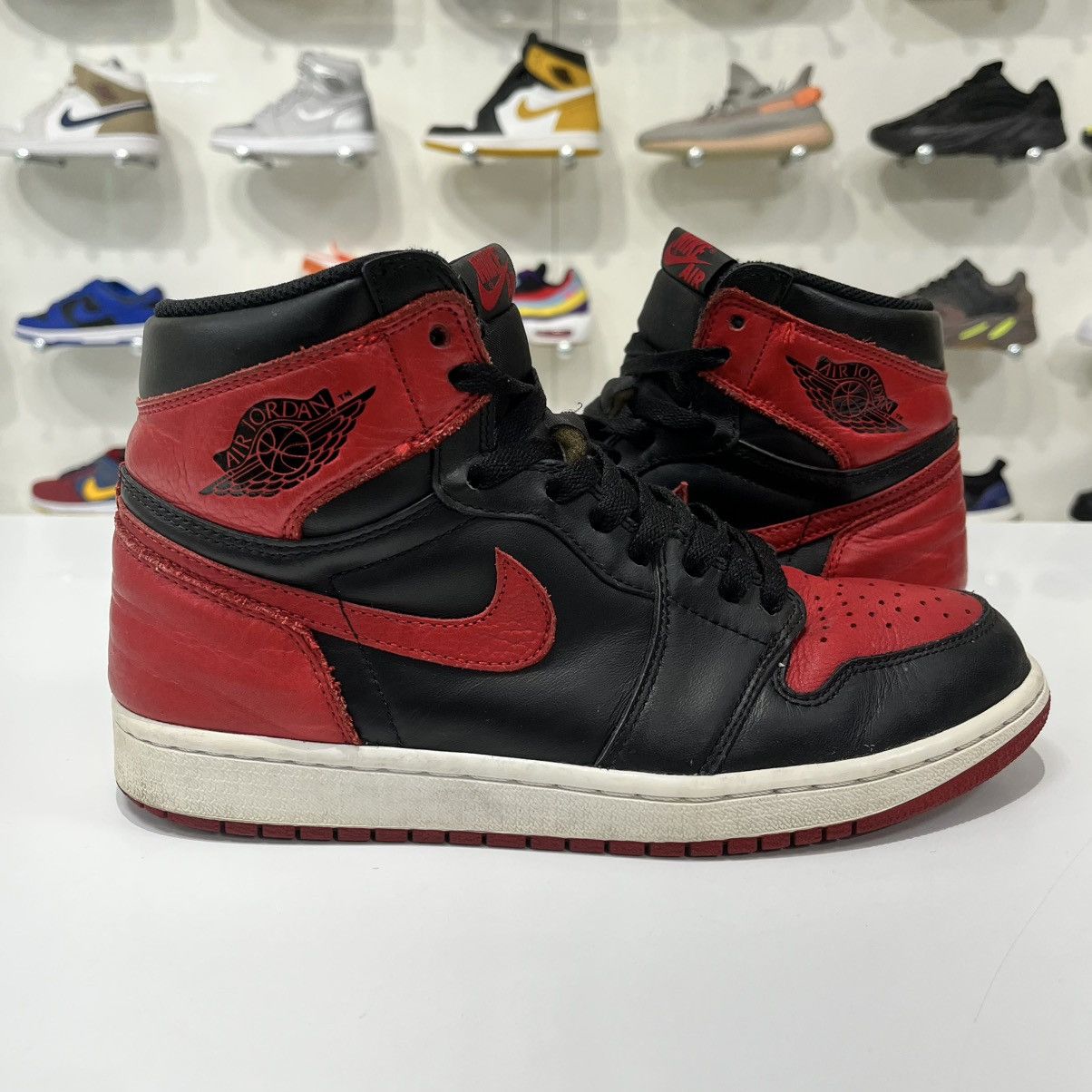 Nike Air Jordan 1 Retro High Bred Banned (2016) Size US 9 / EU 42 - 1 Thumbnail