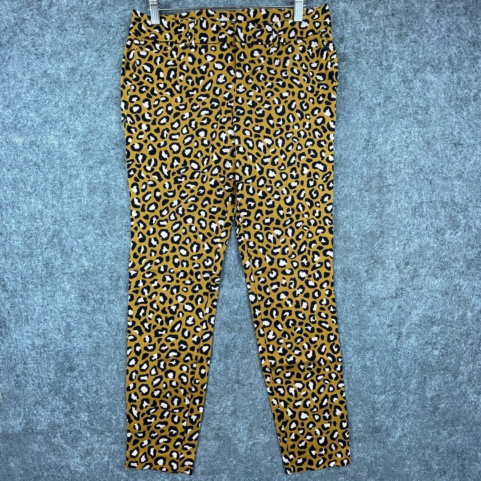 Old Navy Old Navy Pixie Pants Women 6 Leopard Cheetah Pink Skinny Y2K Size 28" / US 6 / IT 42 - 1 Thumbnail